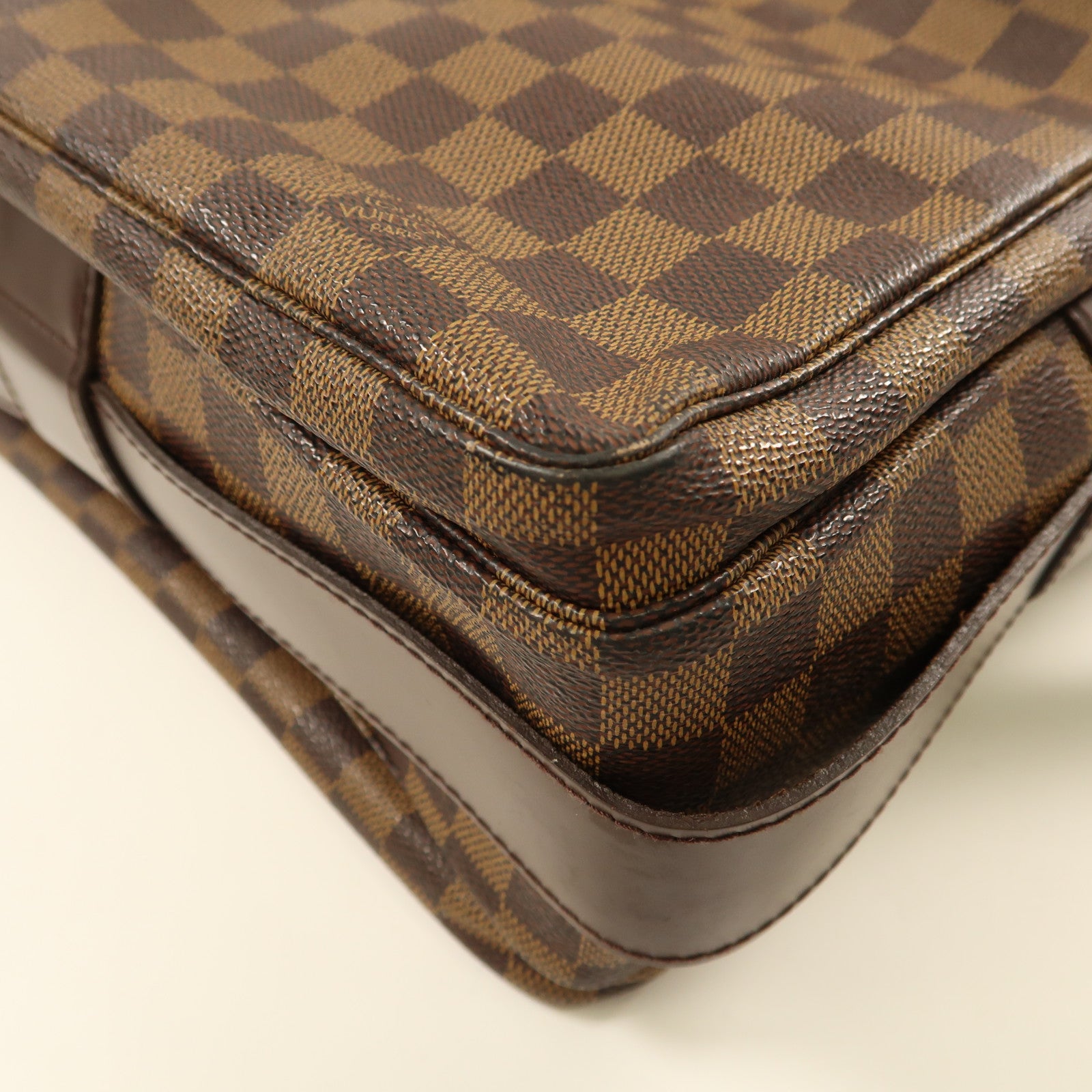 LOUIS VUITTON Damier Bastille金扣肩背袋啡色