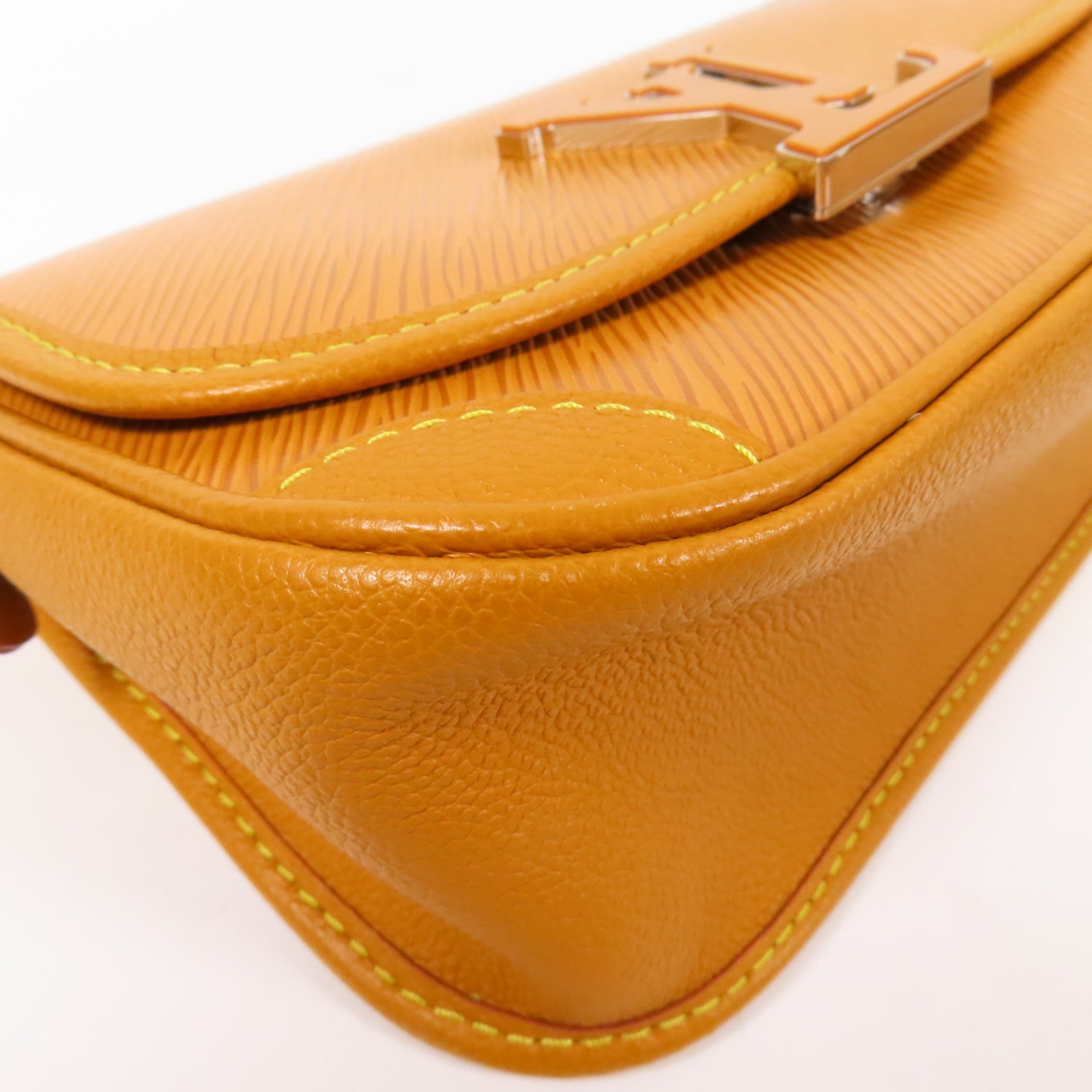 LOUIS VUITTON Epi Buci銀扣肩背袋