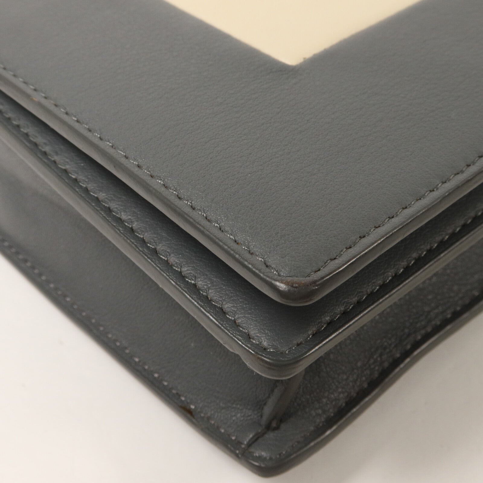 CELINE 牛皮皮革Frame Wallet On Chain鏈帶肩背袋
