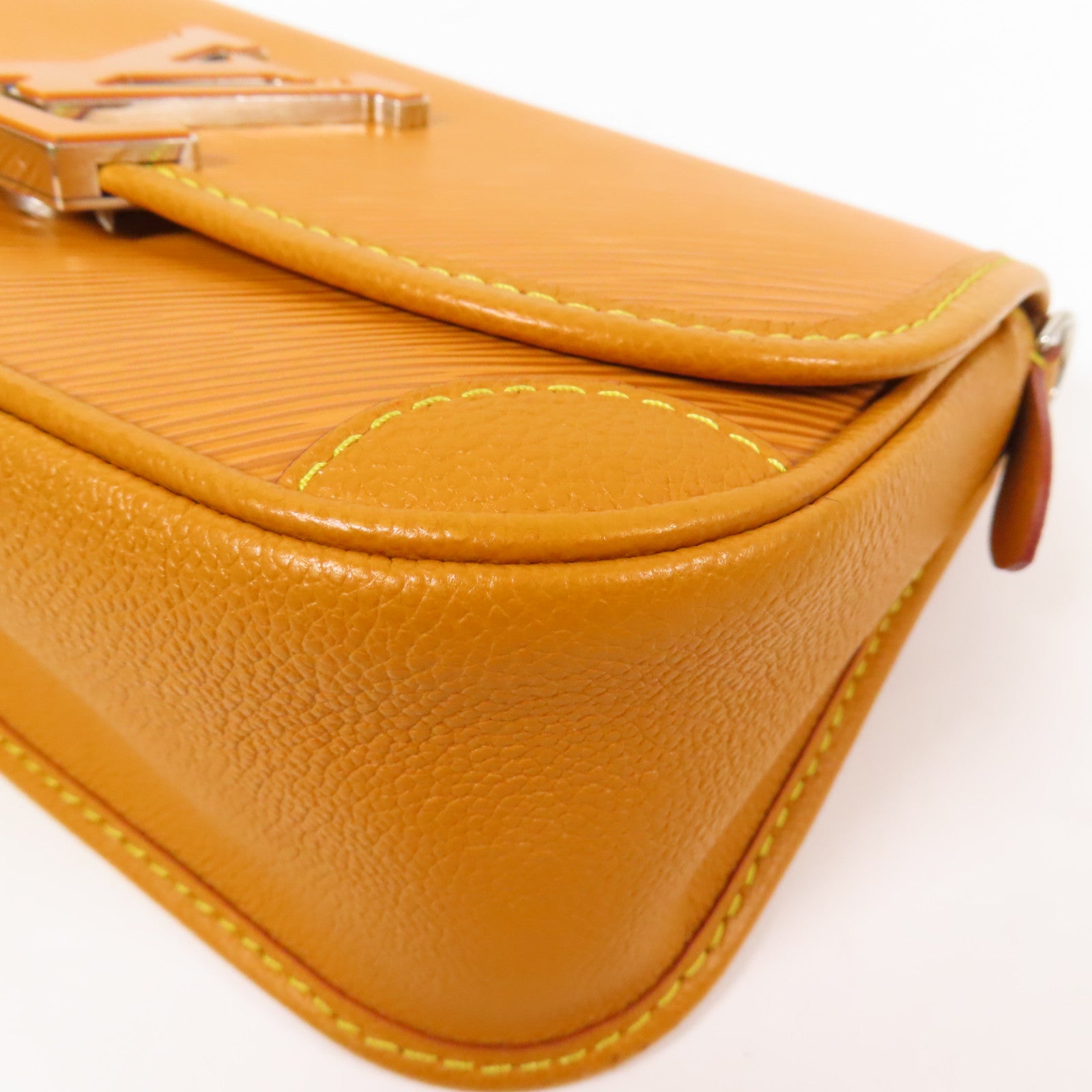 LOUIS VUITTON Epi Buci銀扣肩背袋