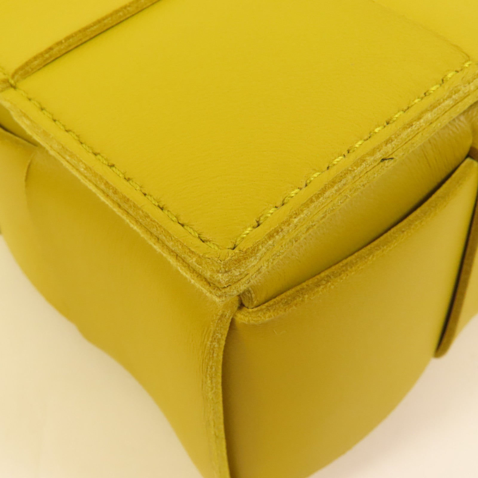 BOTTEGA VENETA 羊皮皮革Cassette Bag肩背袋
