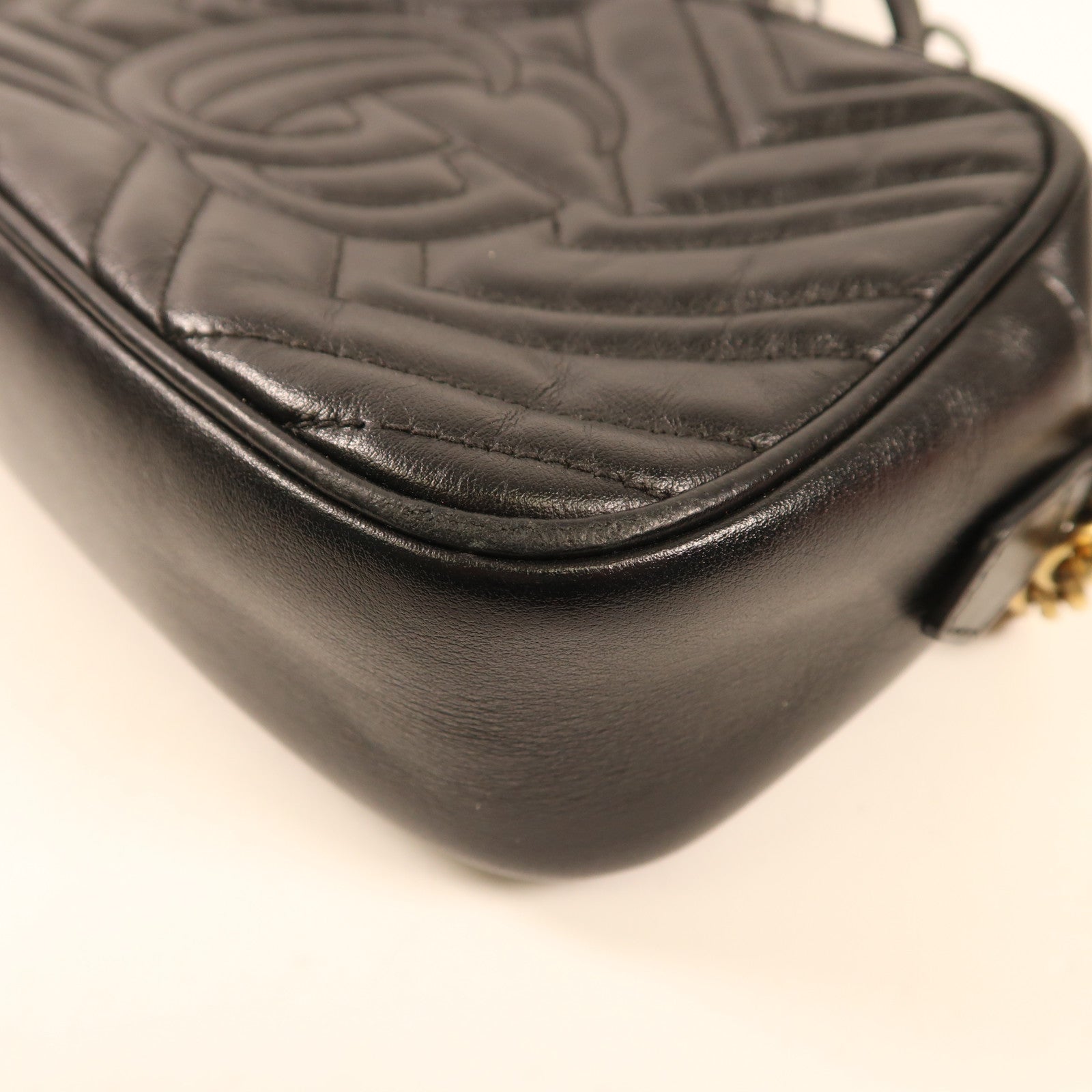 GUCCI 牛皮皮革GG Marmont Camera Mini金扣肩背袋