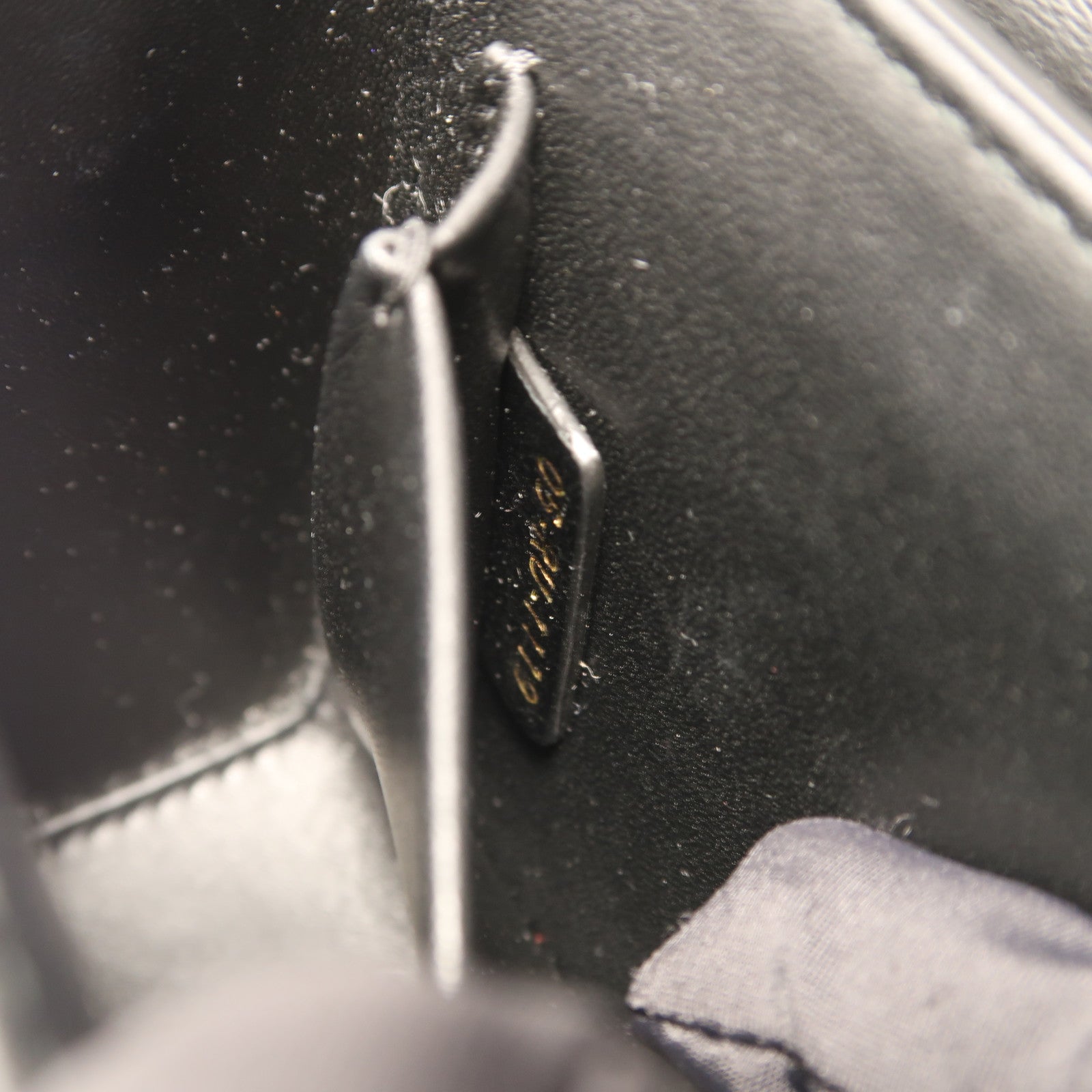 Dior 牛皮皮革30 Montaigne Box Bag金扣肩背袋