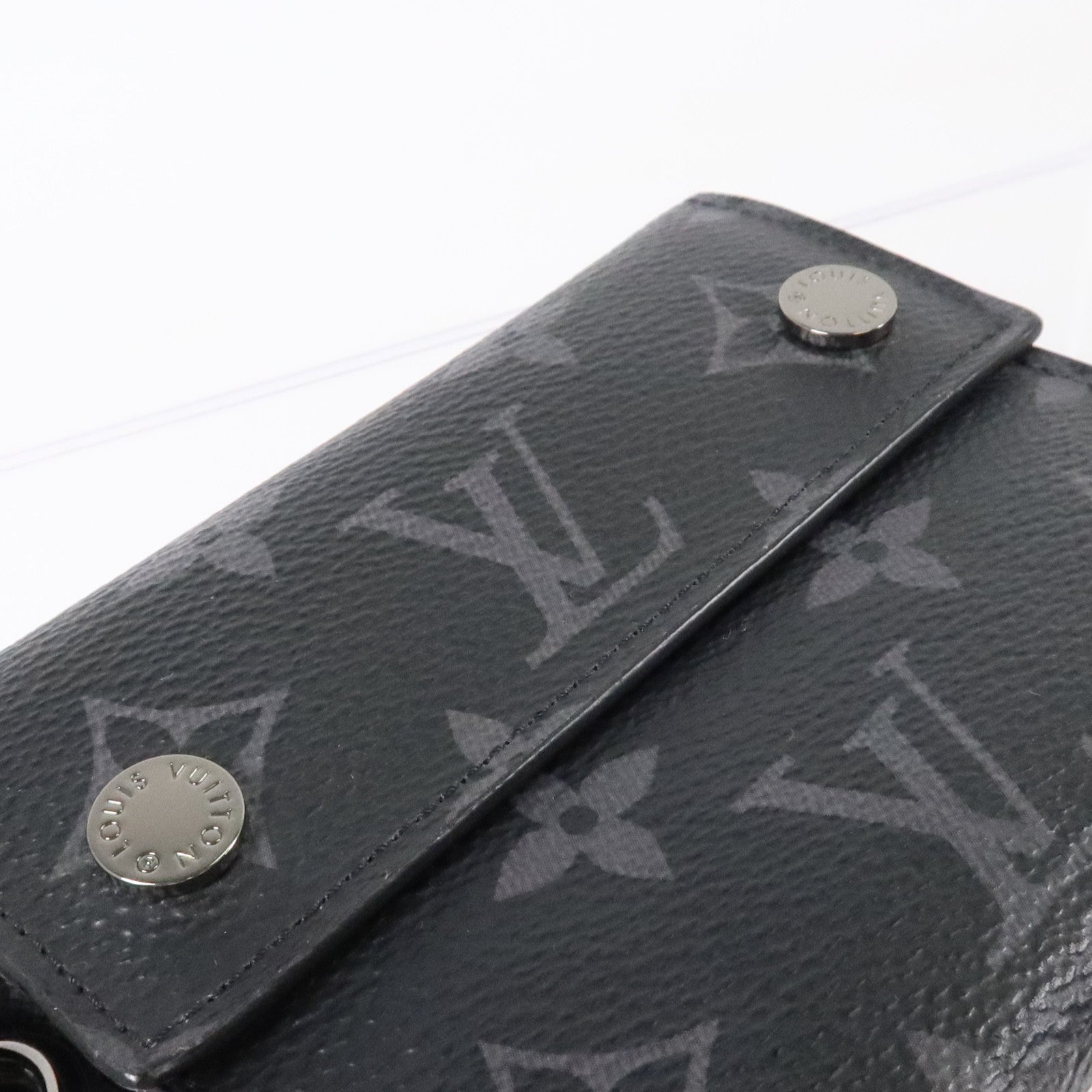 LOUIS VUITTON Monogram Eclipse Chain Wallet錢包