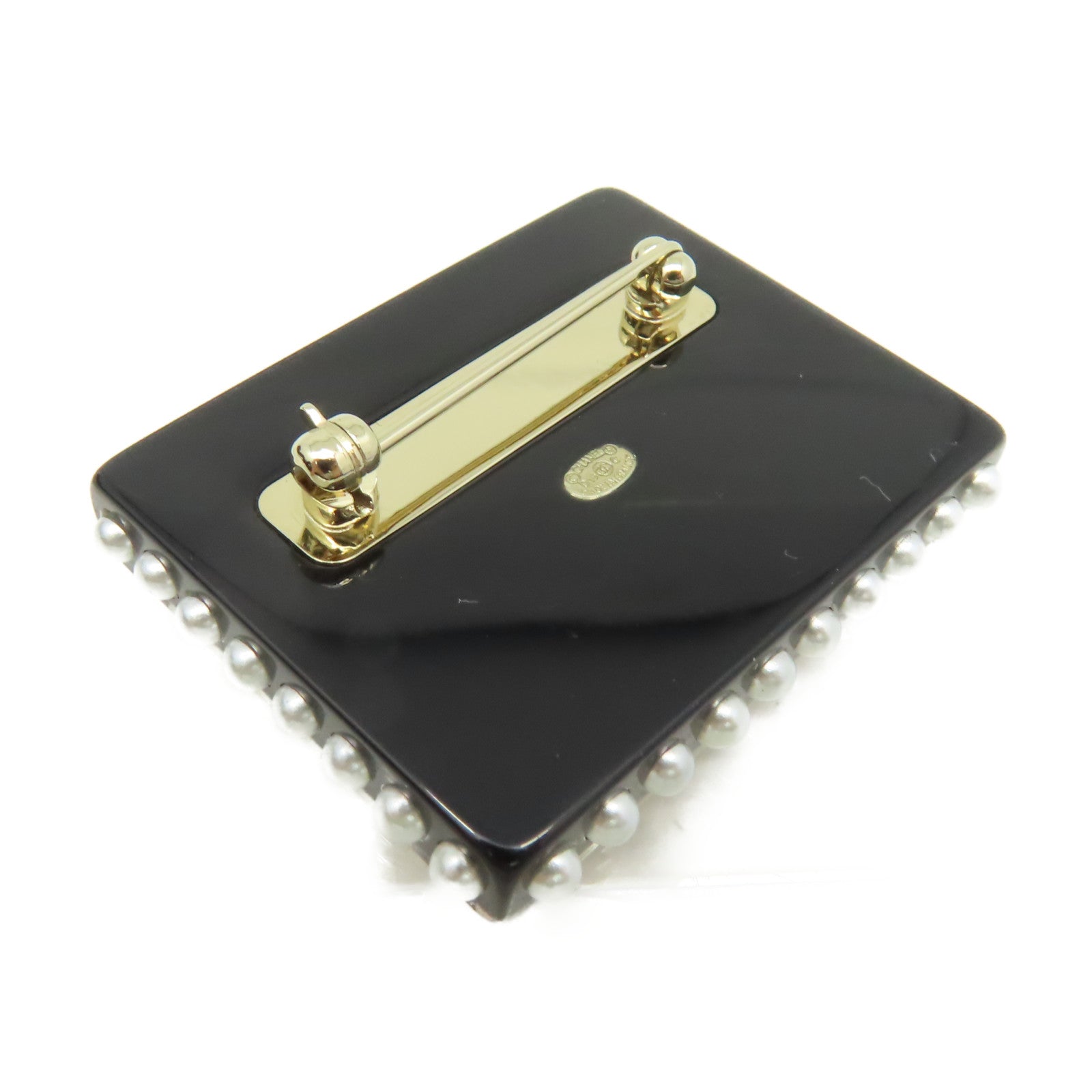 CHANEL **【激減優惠】樹脂/金屬La Pausa Stamp Brooch胸針白色/粉紅色/紅色/黑色/珍珠色