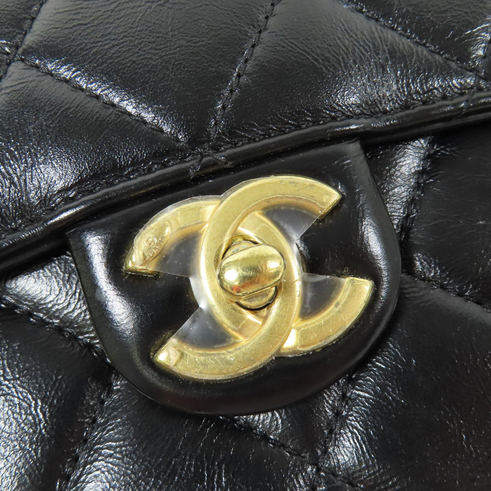 CHANEL 羊皮皮革Mini Messenger Bag金扣肩背袋