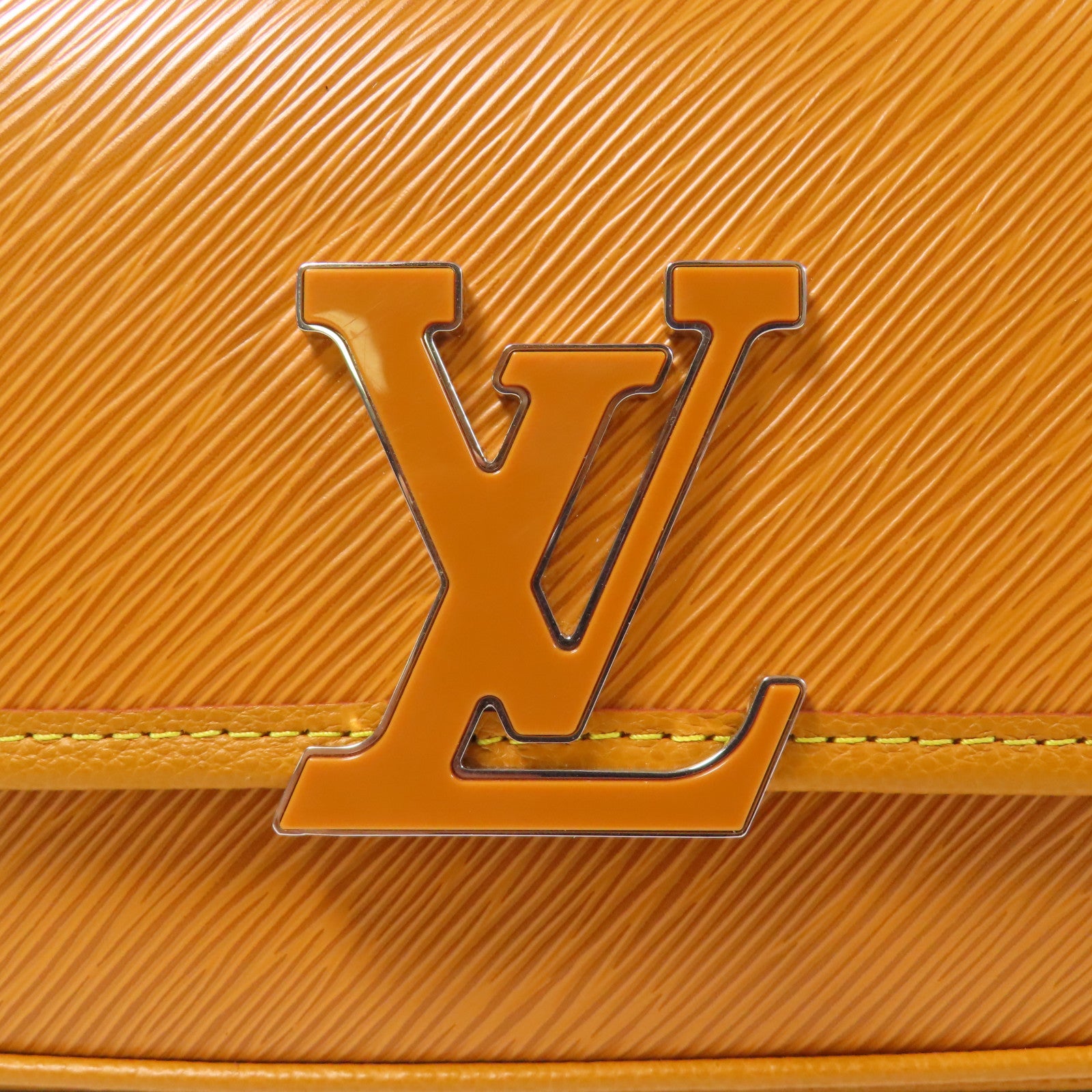 LOUIS VUITTON Epi Buci銀扣肩背袋