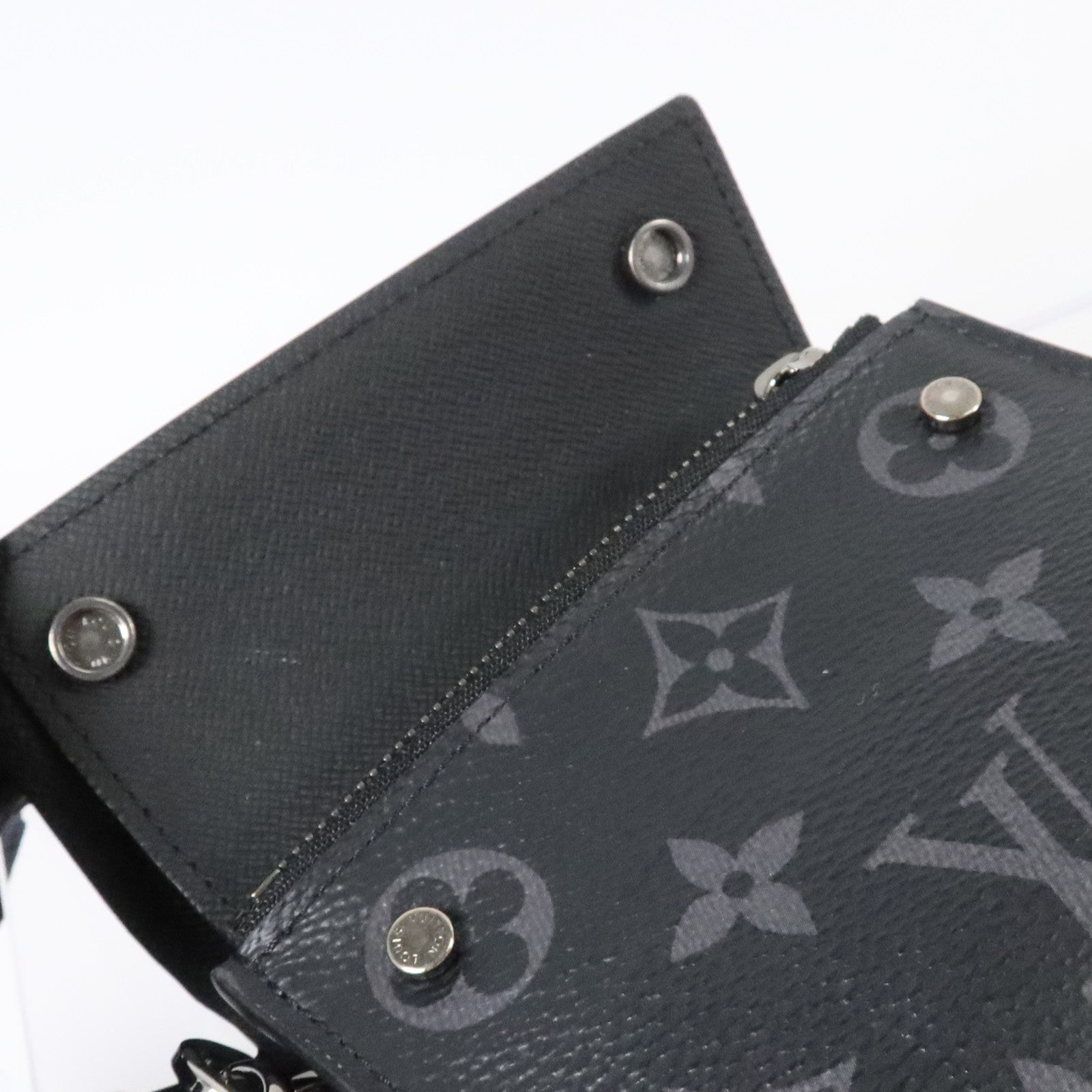 LOUIS VUITTON Monogram Eclipse Chain Wallet錢包