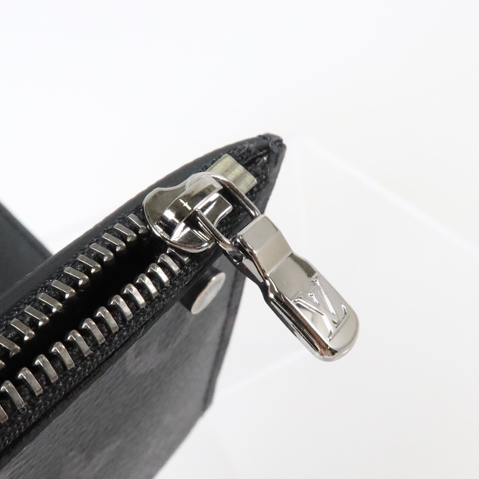 LOUIS VUITTON Monogram Eclipse Chain Wallet錢包