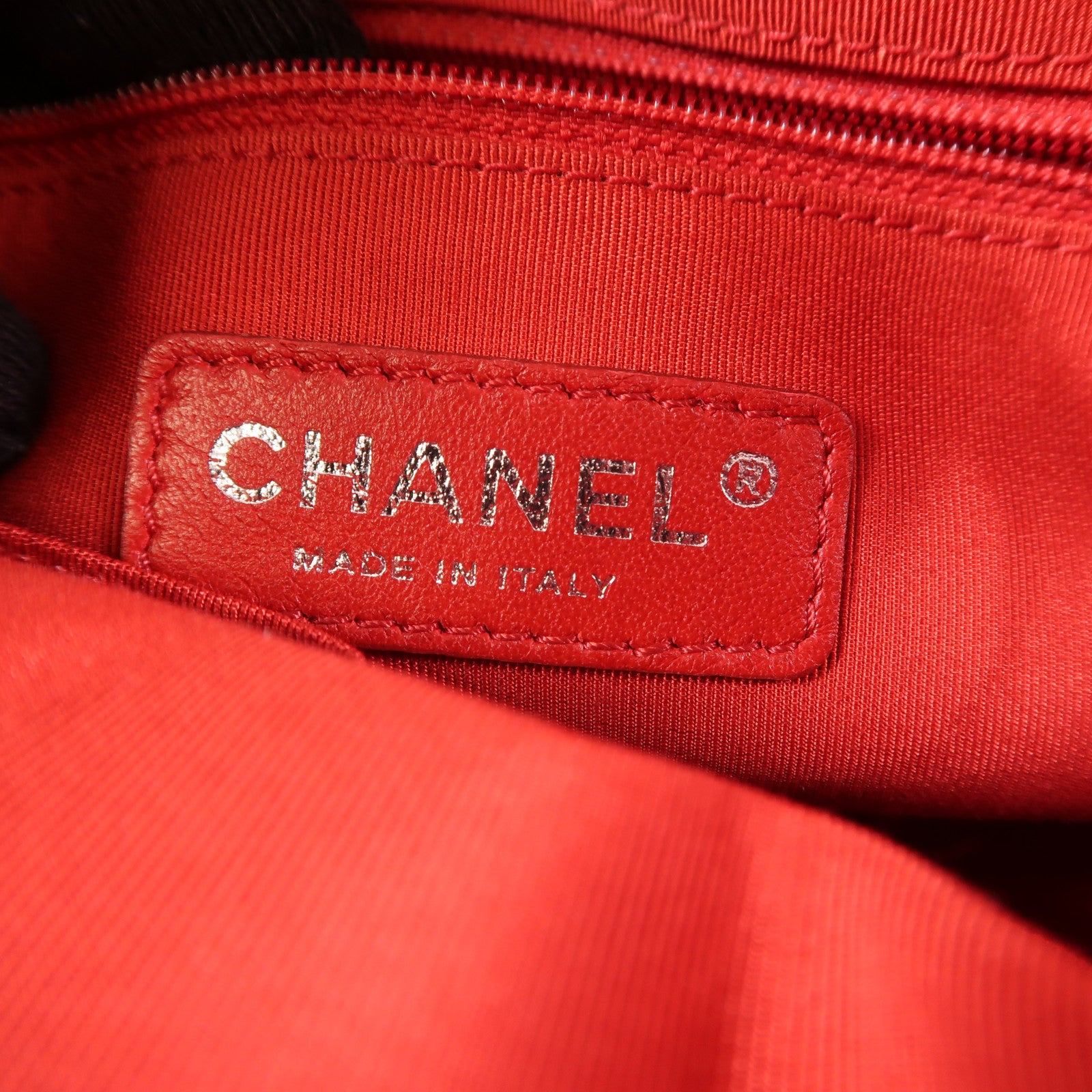 CHANEL 牛皮皮革Shoulder Bag銀扣肩背袋