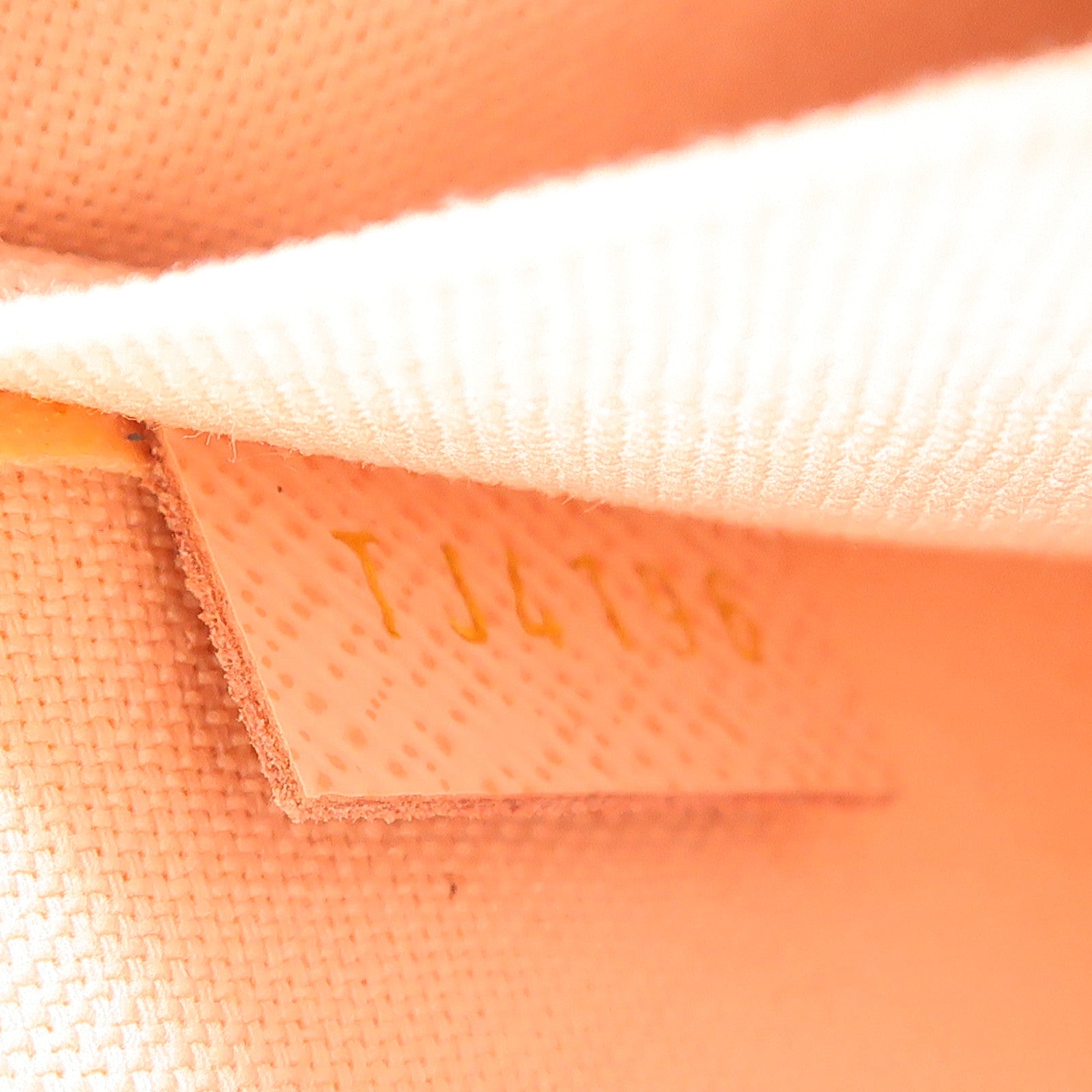 LOUIS VUITTON Monogram Lovely Birds Felicie Pochette金扣肩背袋