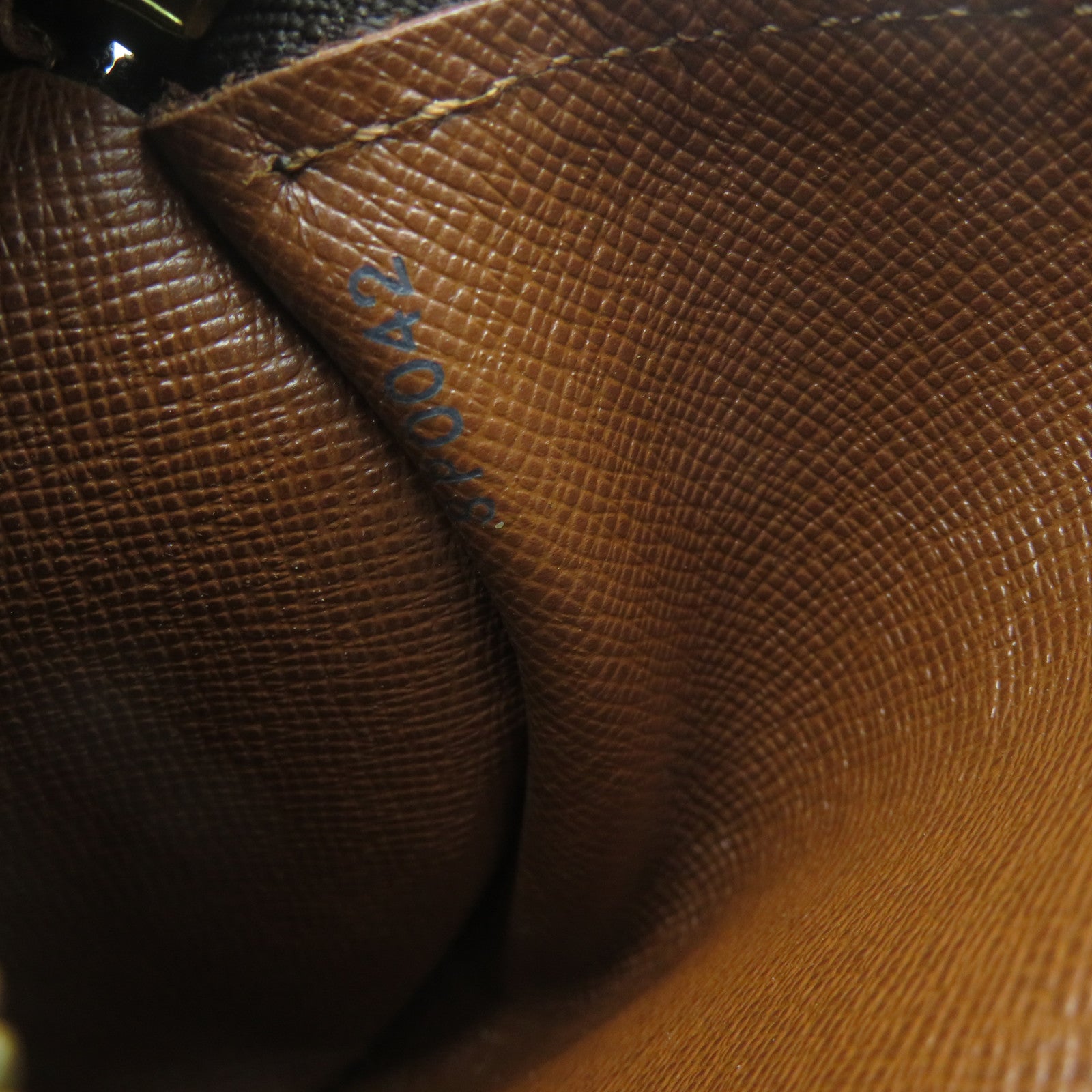 LOUIS VUITTON 【清倉大減價】Monogram Papillon PM金扣手挽袋啡色