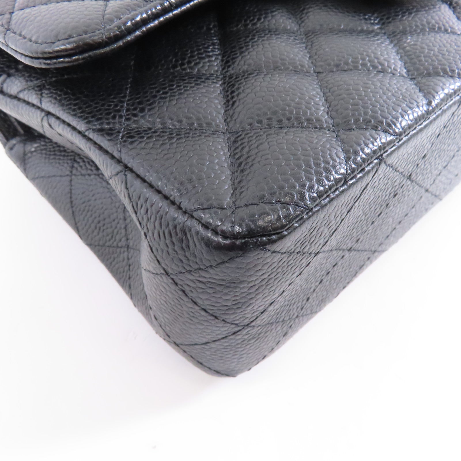 CHANEL 菱格Caviar皮革Classic Flap 23銀扣鏈帶肩背袋黑色