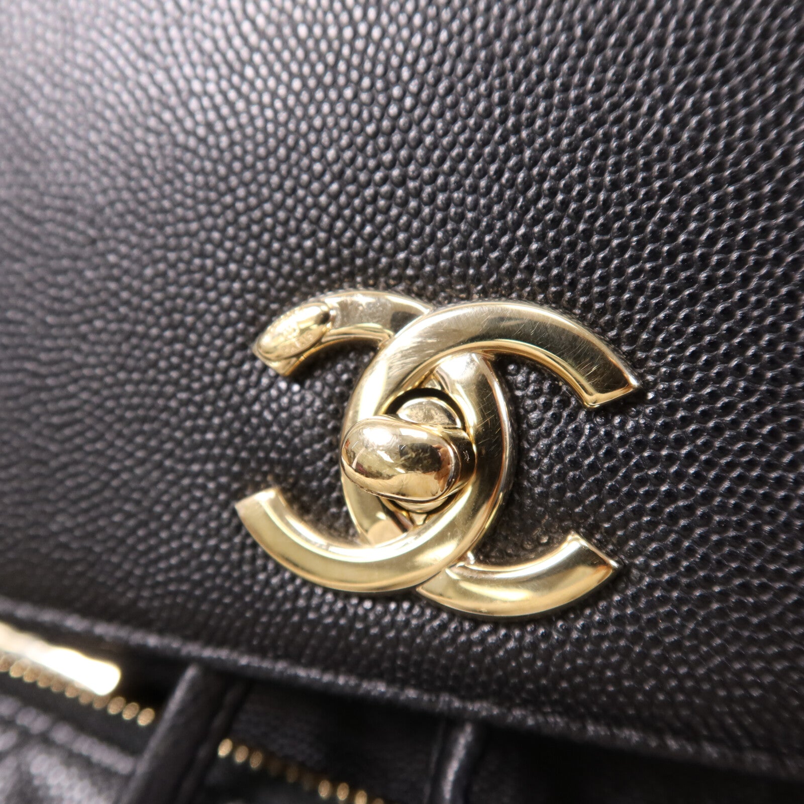 CHANEL 牛皮皮革Backpack金扣鏈帶背包