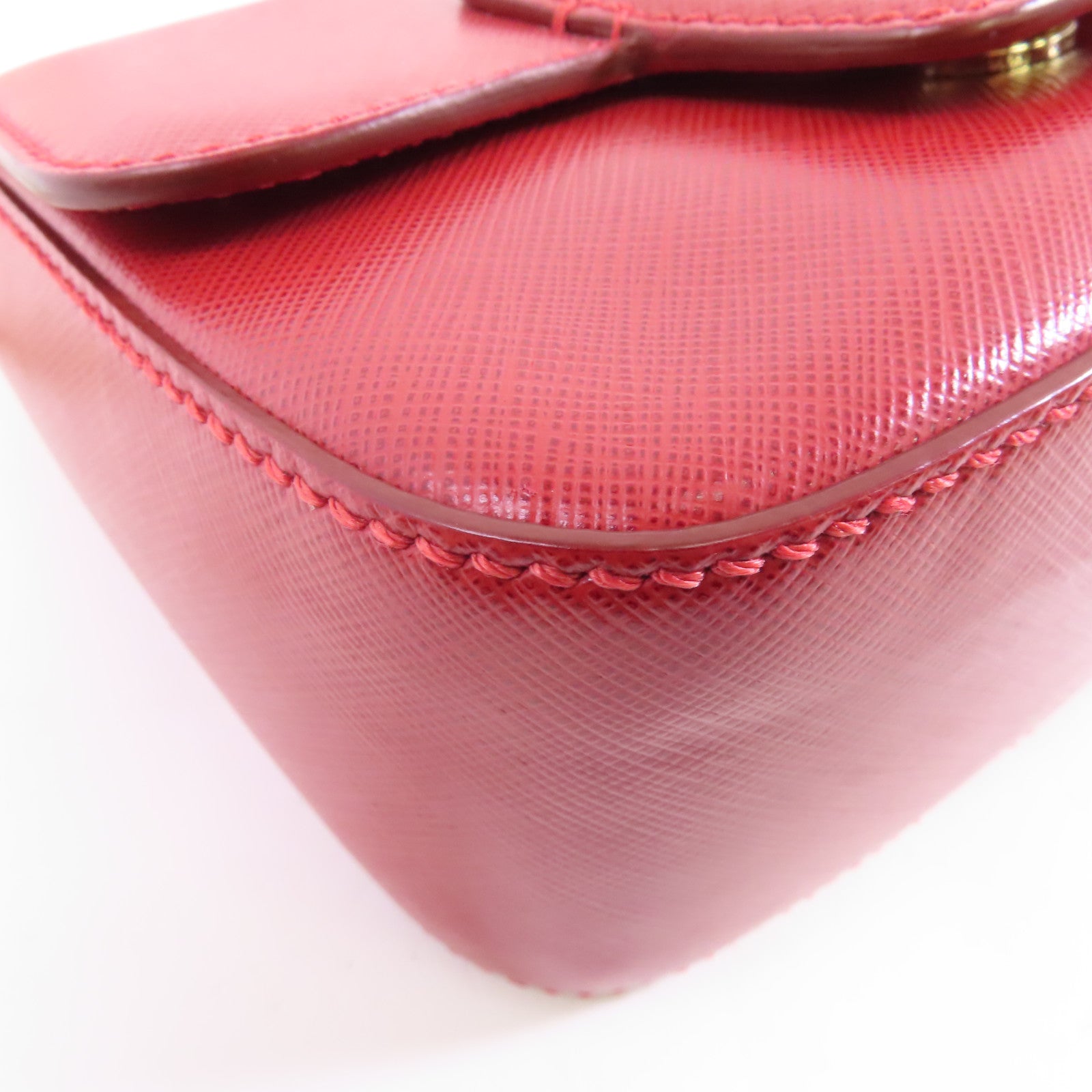 Salvatore Ferragamo 牛皮皮革Chain Shoulder金扣鏈帶肩背袋紅色