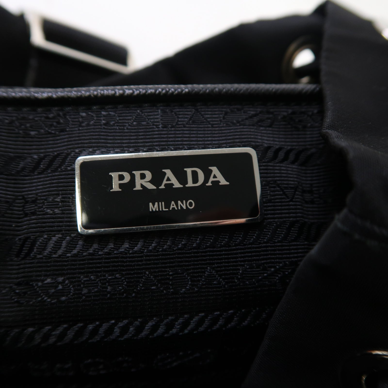 PRADA 尼龍Backpack銀扣背包黒色
