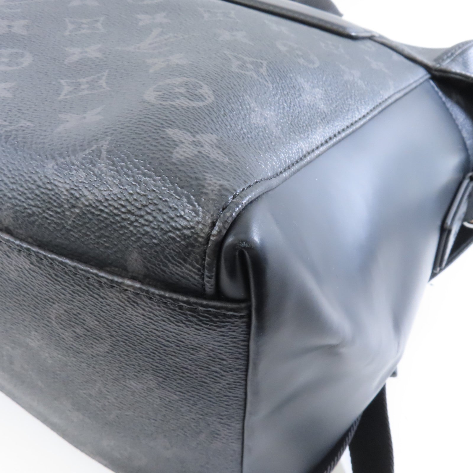 LOUIS VUITTON Monogram Eclipse Messenger Voyage MM銀扣肩背袋黑色