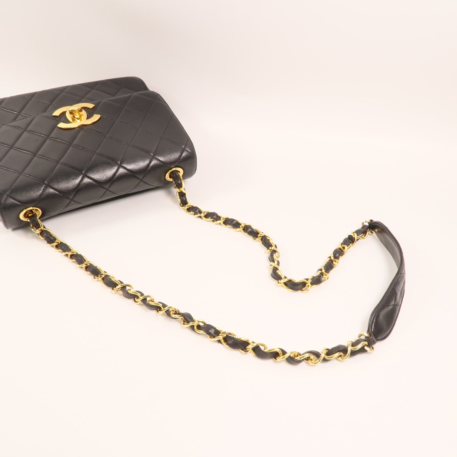 CHANEL 羊皮皮革Vintage Chain Shoulder金扣鏈帶肩背袋