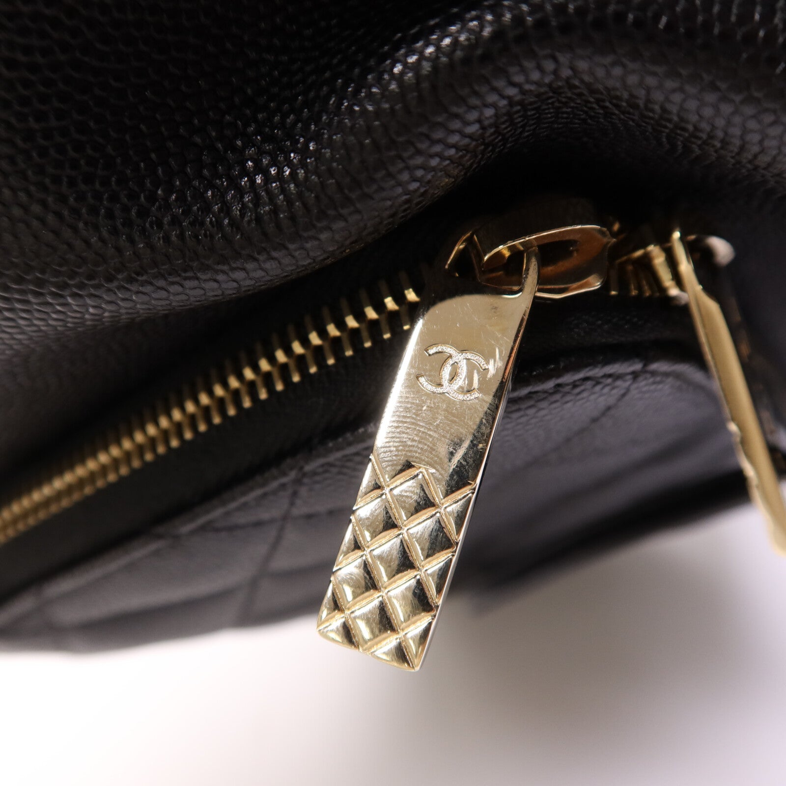 CHANEL 牛皮皮革Backpack金扣鏈帶背包
