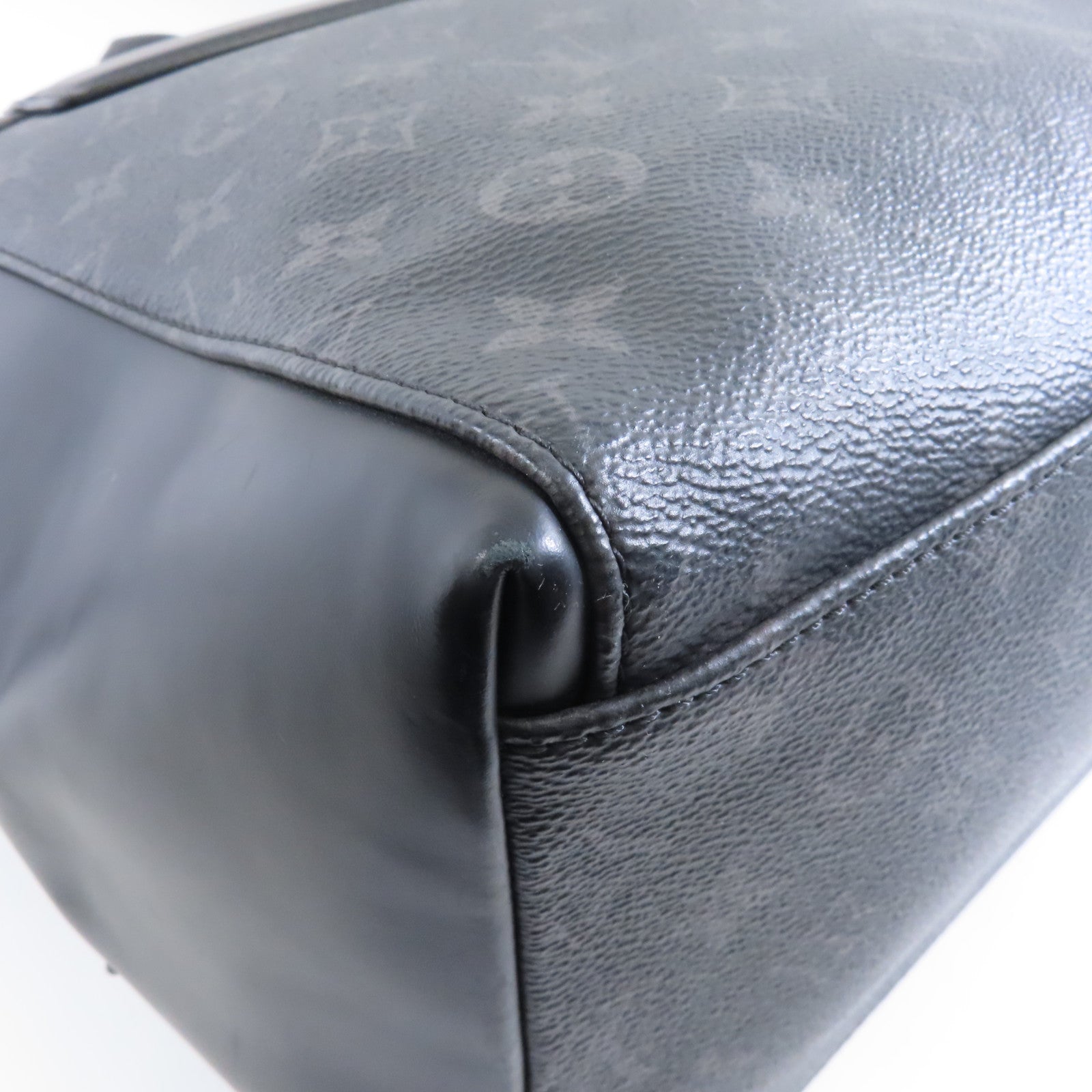 LOUIS VUITTON Monogram Eclipse Messenger Voyage MM銀扣肩背袋黑色
