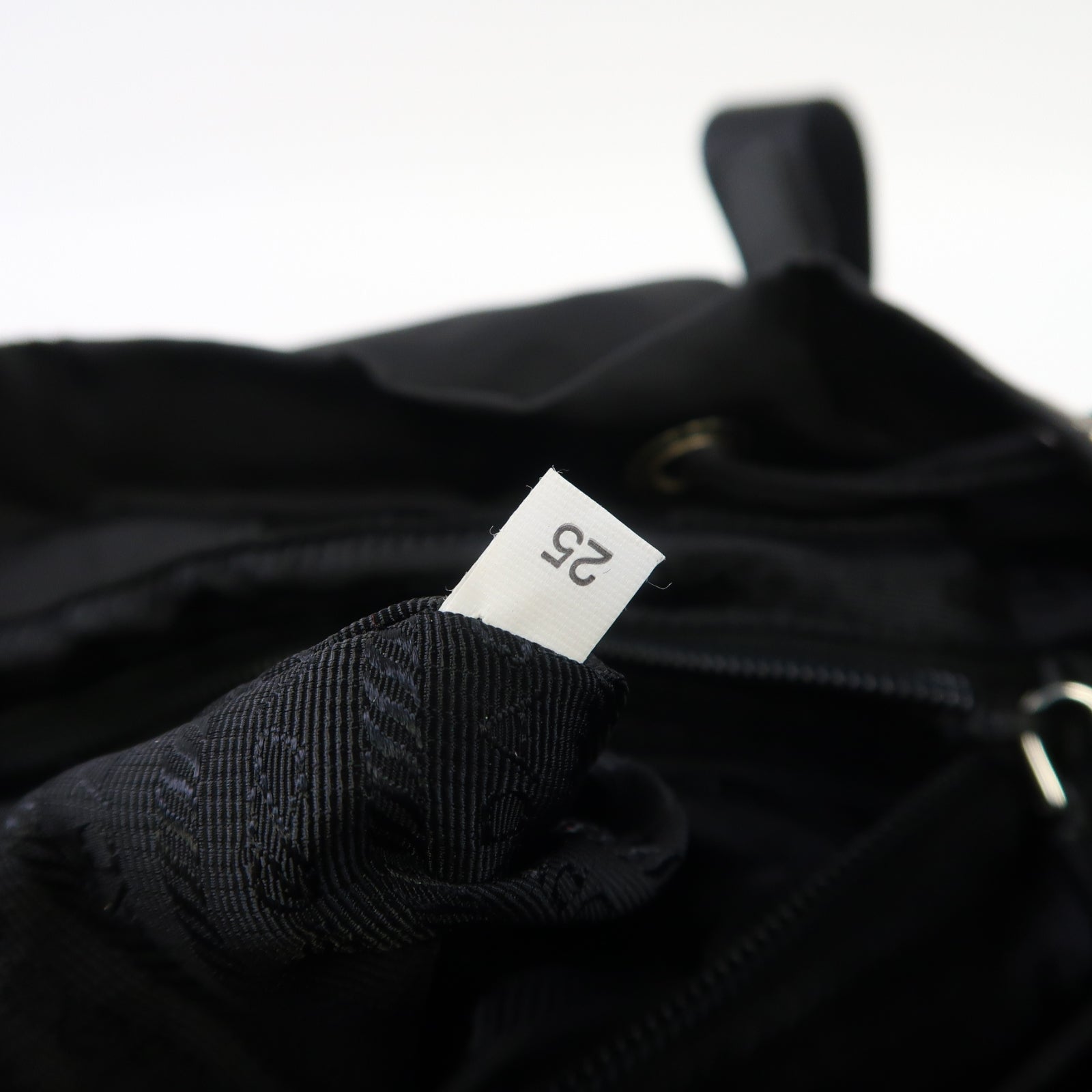 PRADA 尼龍Backpack銀扣背包黒色