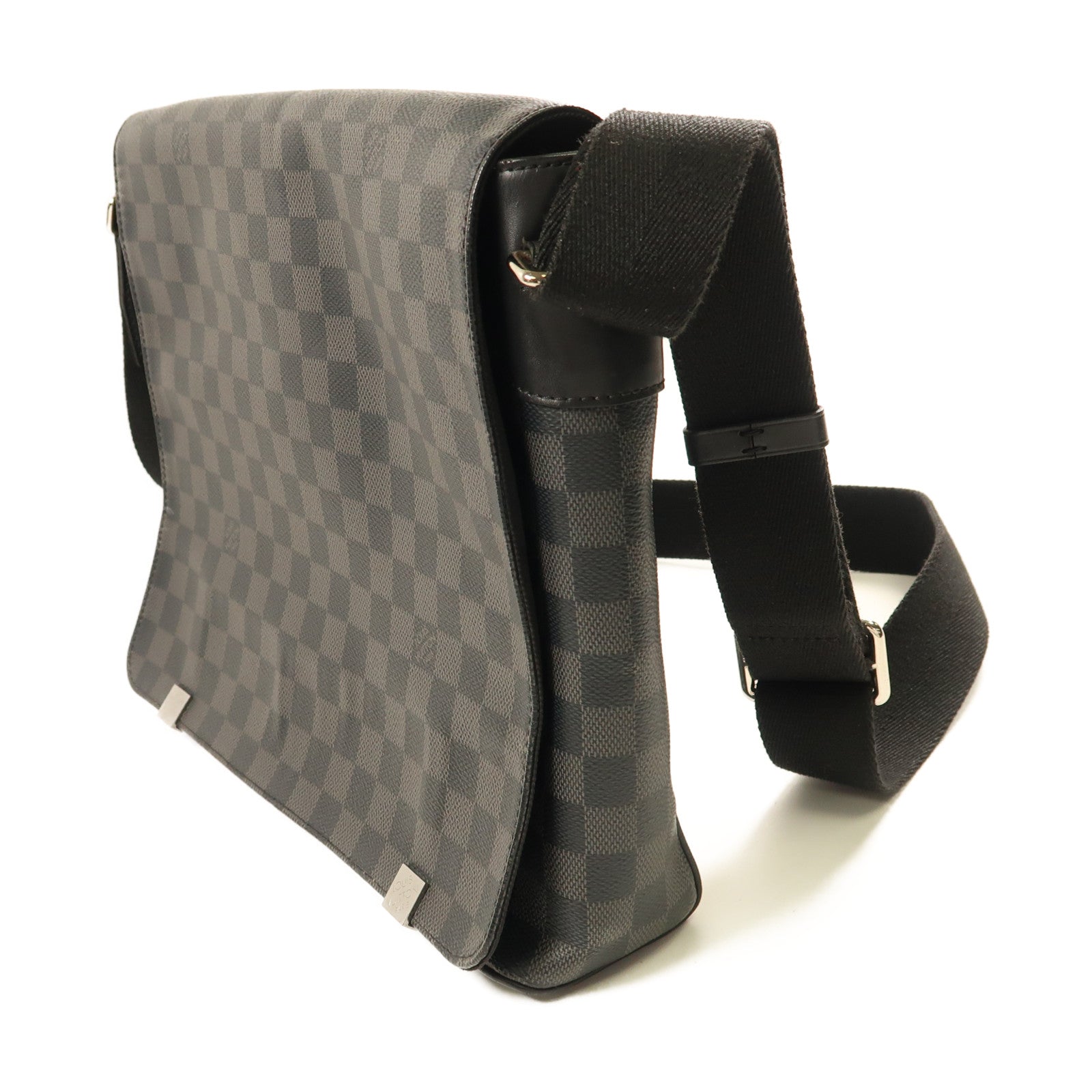 LOUIS VUITTON 【激減優惠】Damier Graphite District MM銀扣肩背袋黑色