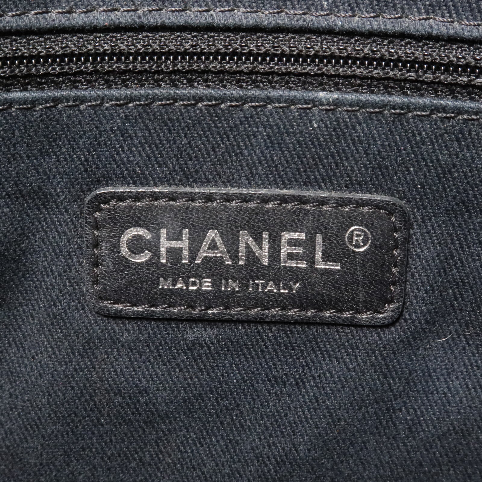 CHANEL 牛皮皮革Chain Shoulder鏈帶肩背袋