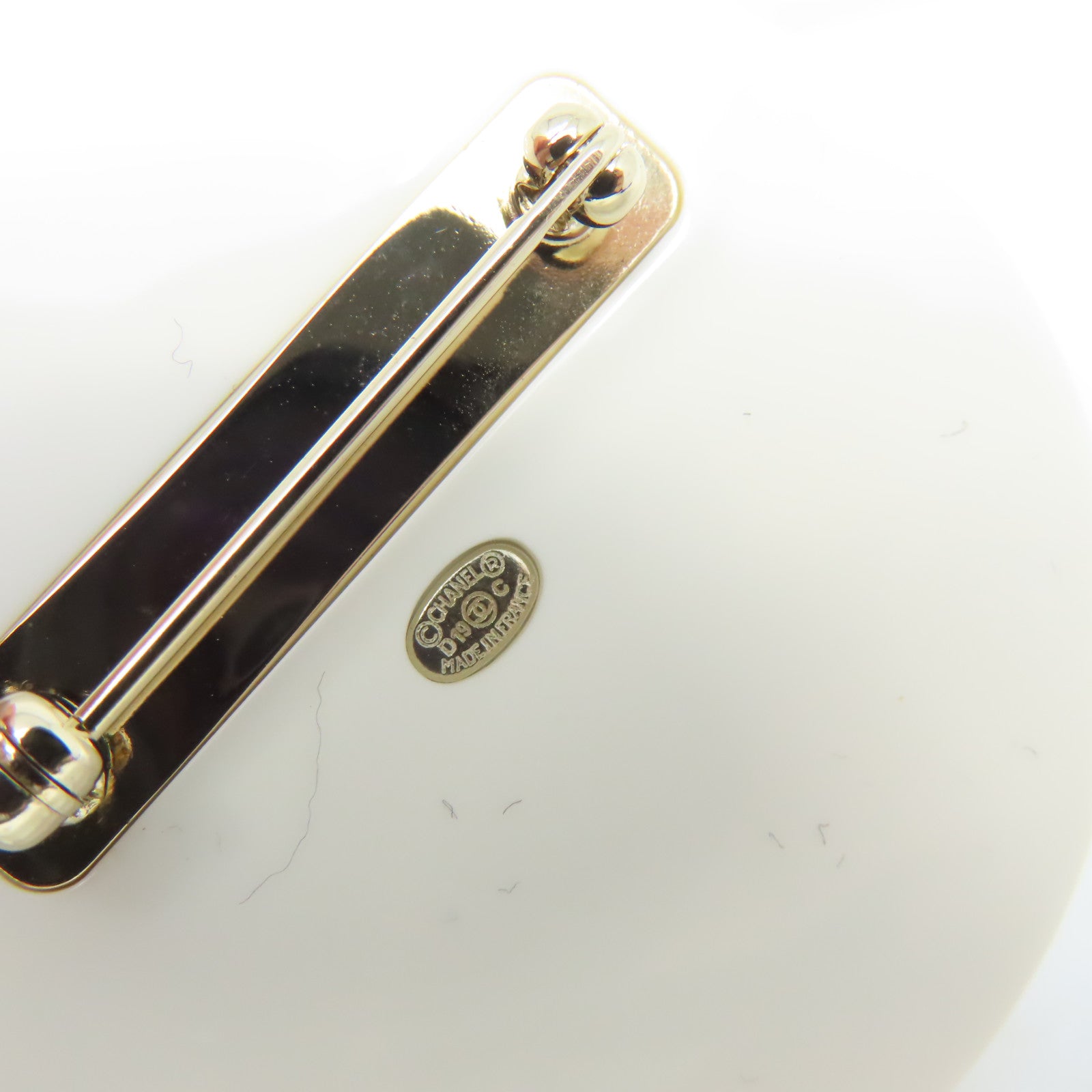 CHANEL 【激減優惠】PVC La Pausa Logos Brooch胸針白色/藍色/紅色/金色