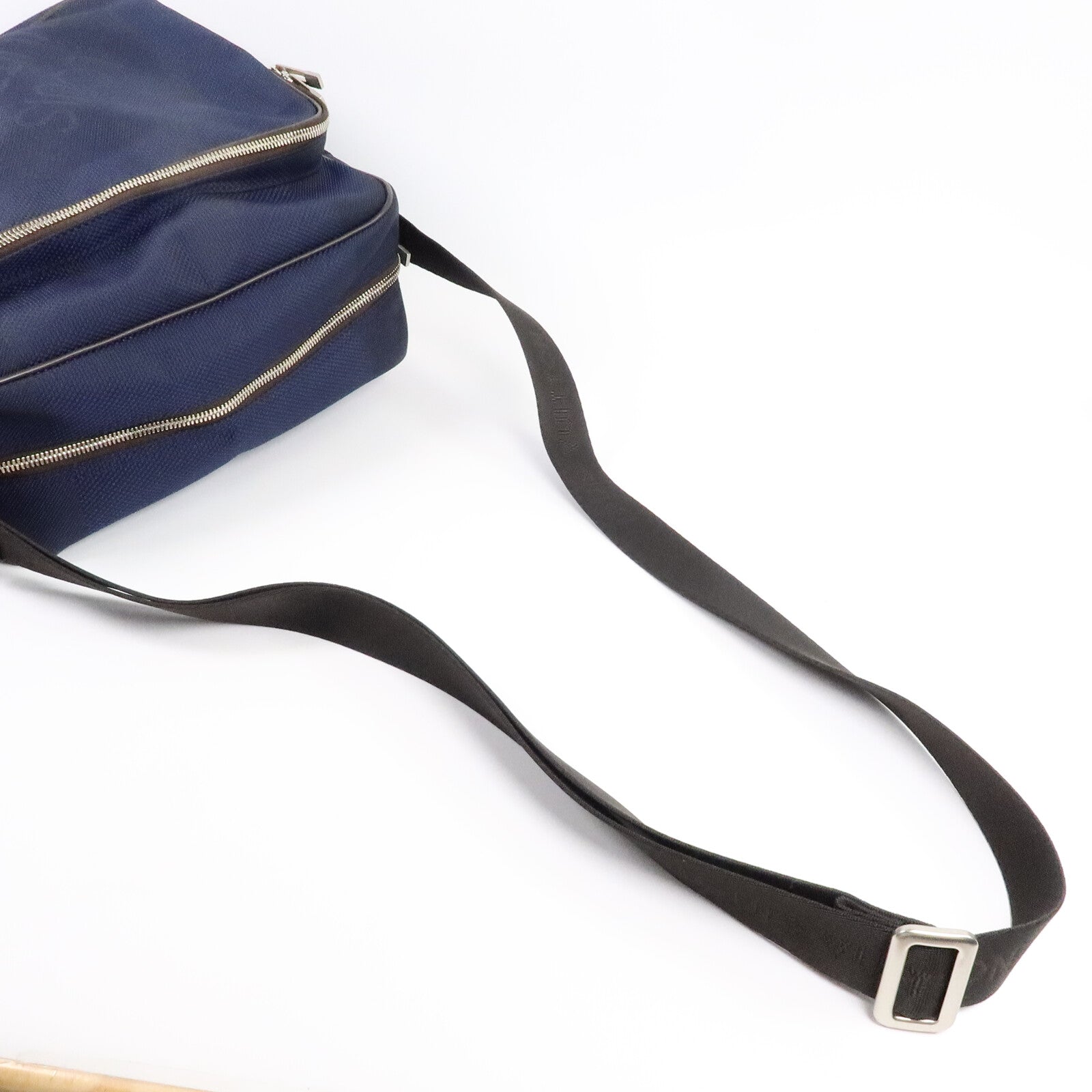 LOUIS VUITTON Damier Geant Pilot肩背袋