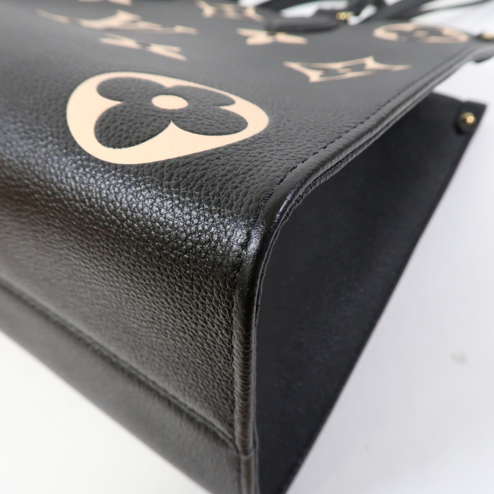 LOUIS VUITTON Monogram Empreinte OnTheGo MM金扣手挽肩背兩用袋黑色/白色