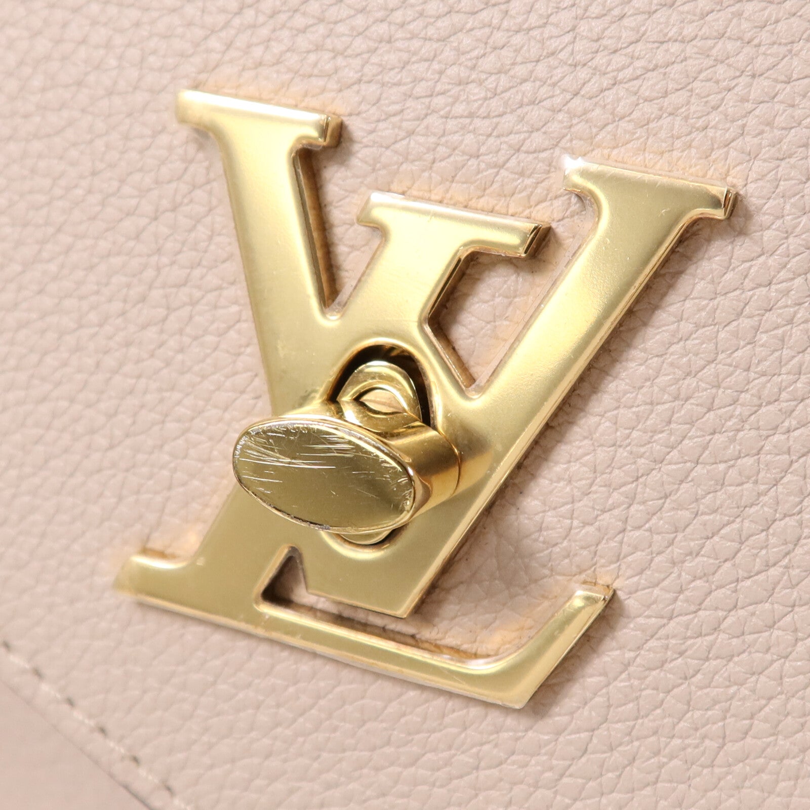 LOUIS VUITTON 牛皮皮革My Lockme金扣鏈帶肩背袋