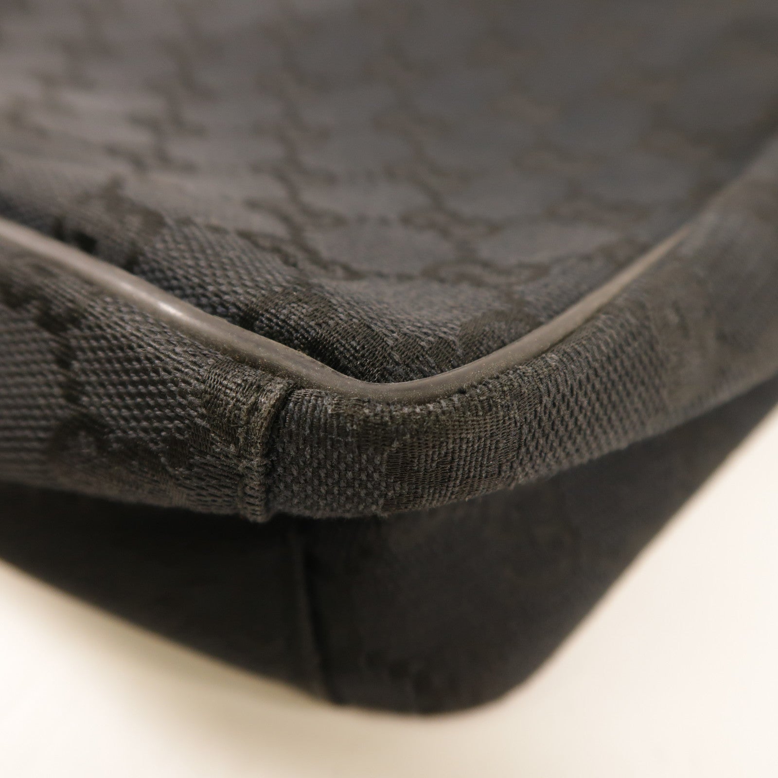 GUCCI 帆布Shoulder Bag銀扣肩背袋