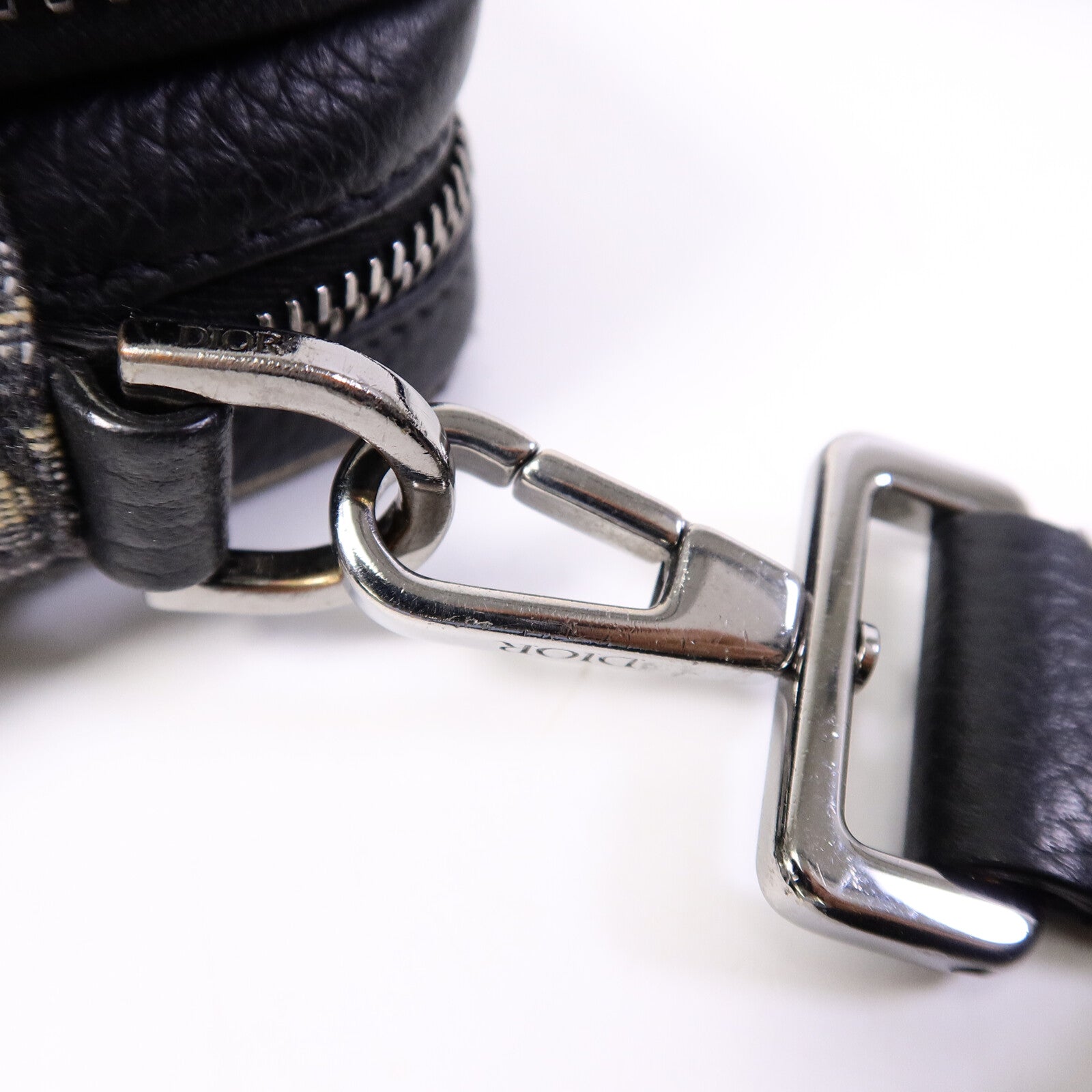 Dior 帆布Zipped Pouch With Strap肩背袋