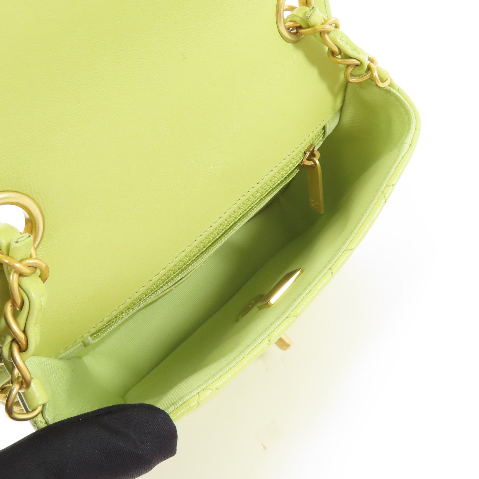 CHANEL 羊皮皮革Charms Chain Mini Flap金扣肩背袋