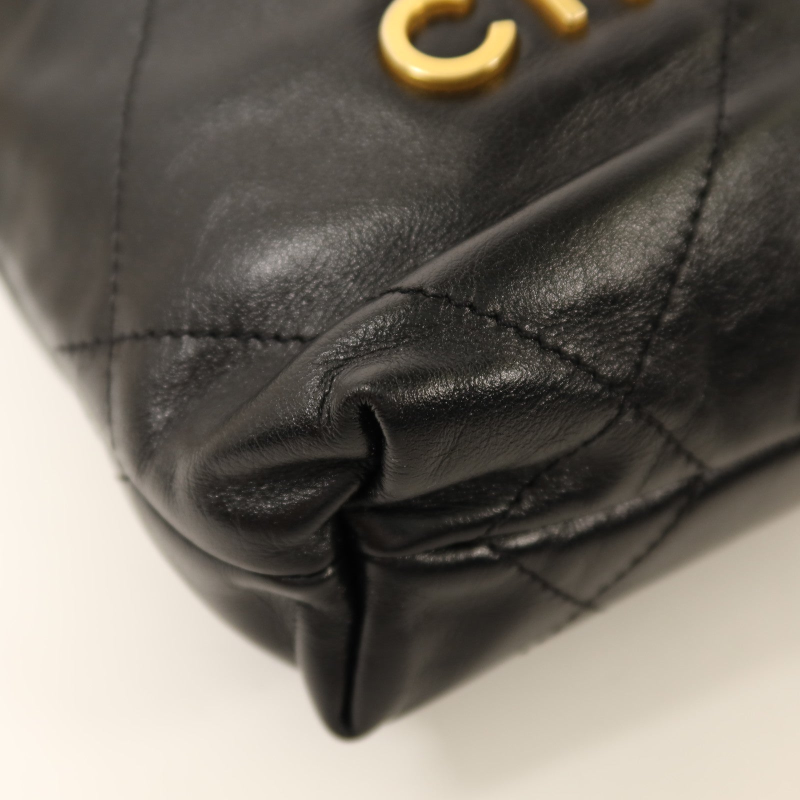 CHANEL 【激減優惠】牛皮皮革Mini C22金扣鏈帶肩背袋
