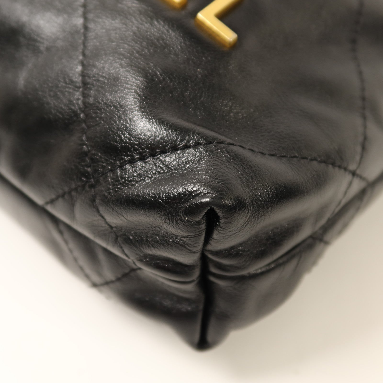 CHANEL 【激減優惠】牛皮皮革Mini C22金扣鏈帶肩背袋