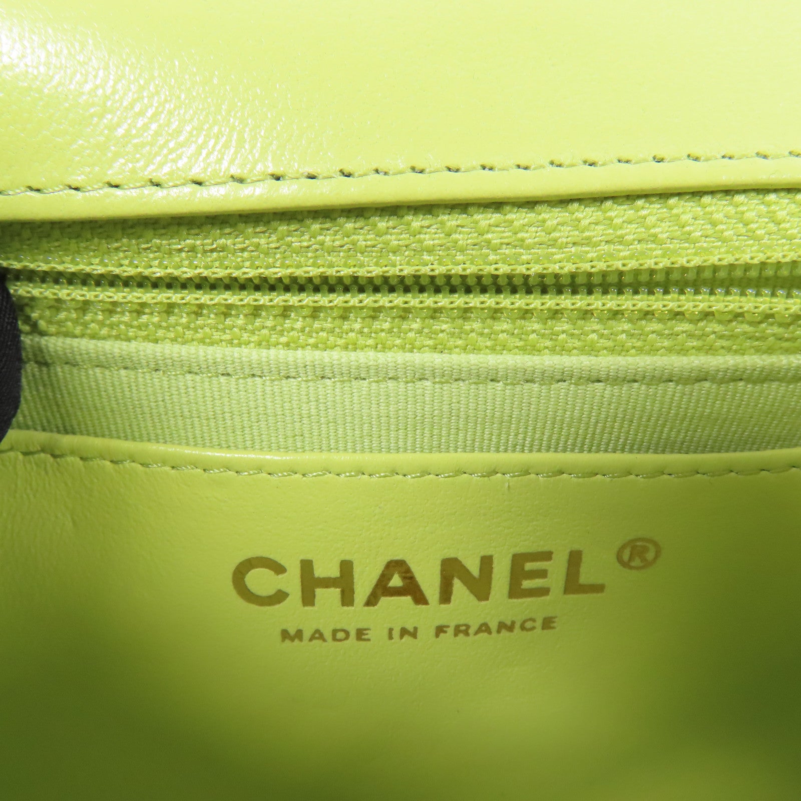 CHANEL 羊皮皮革Charms Chain Mini Flap金扣肩背袋