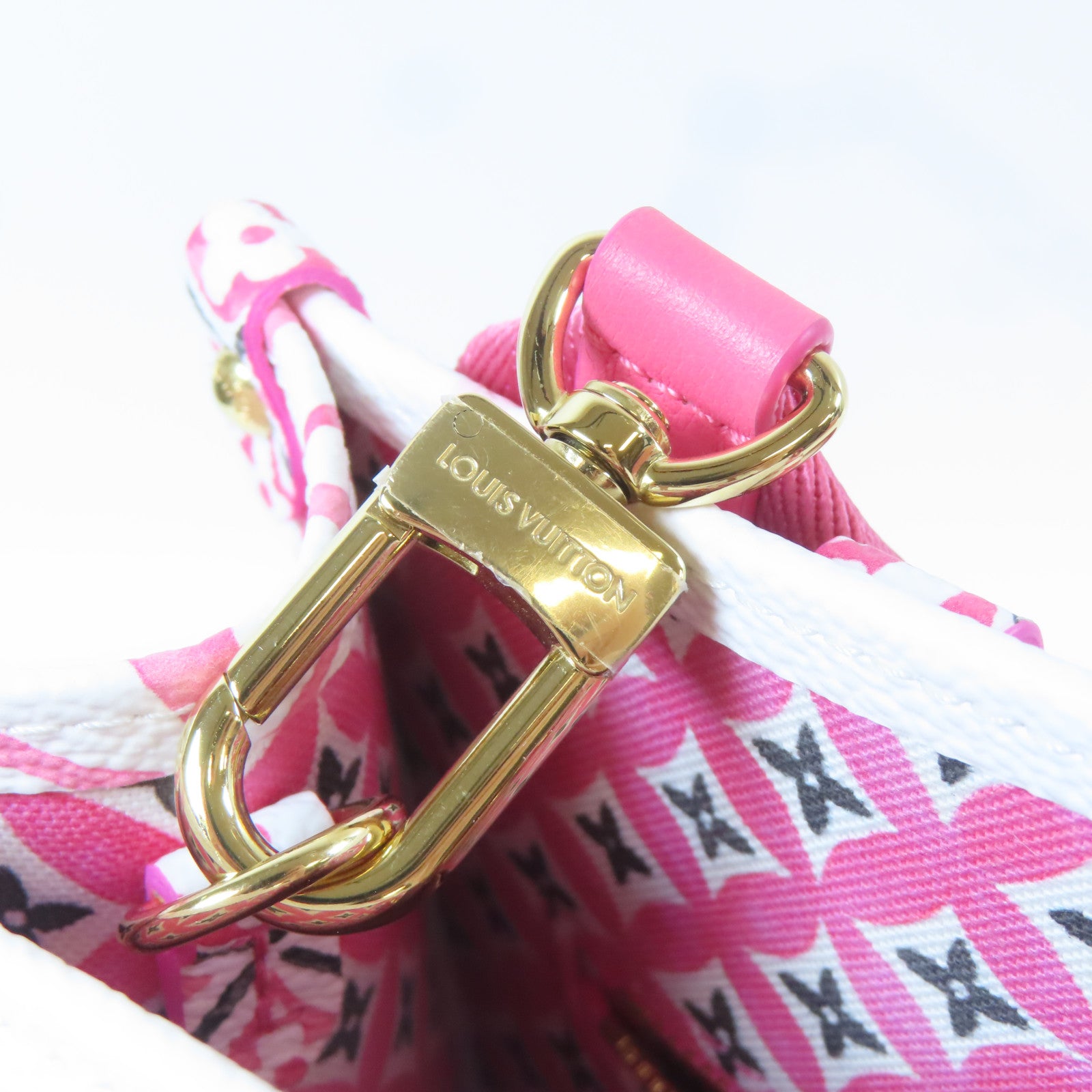 LOUIS VUITTON Monogram Giant By The Pool On The Go PM金扣手挽肩背兩用袋白色/粉紅色
