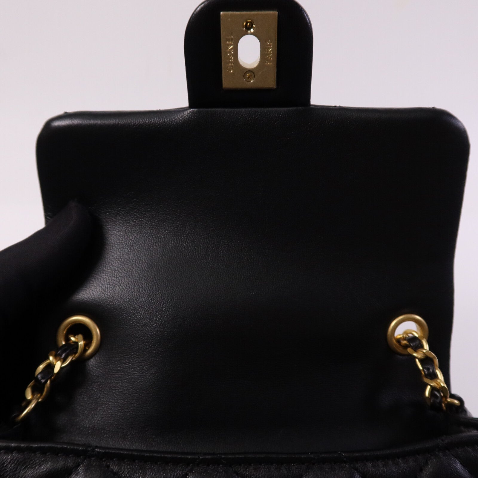 CHANEL 羊皮皮革Shoulder Bag金扣鏈帶肩背袋