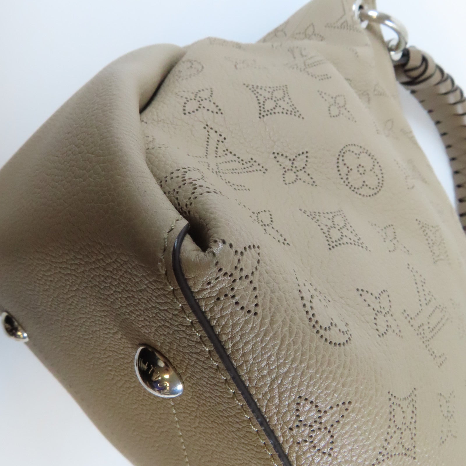 LOUIS VUITTON 【激減優惠】Mahina Beaubourg Hobo MM銀扣手挽肩背兩用袋杏色