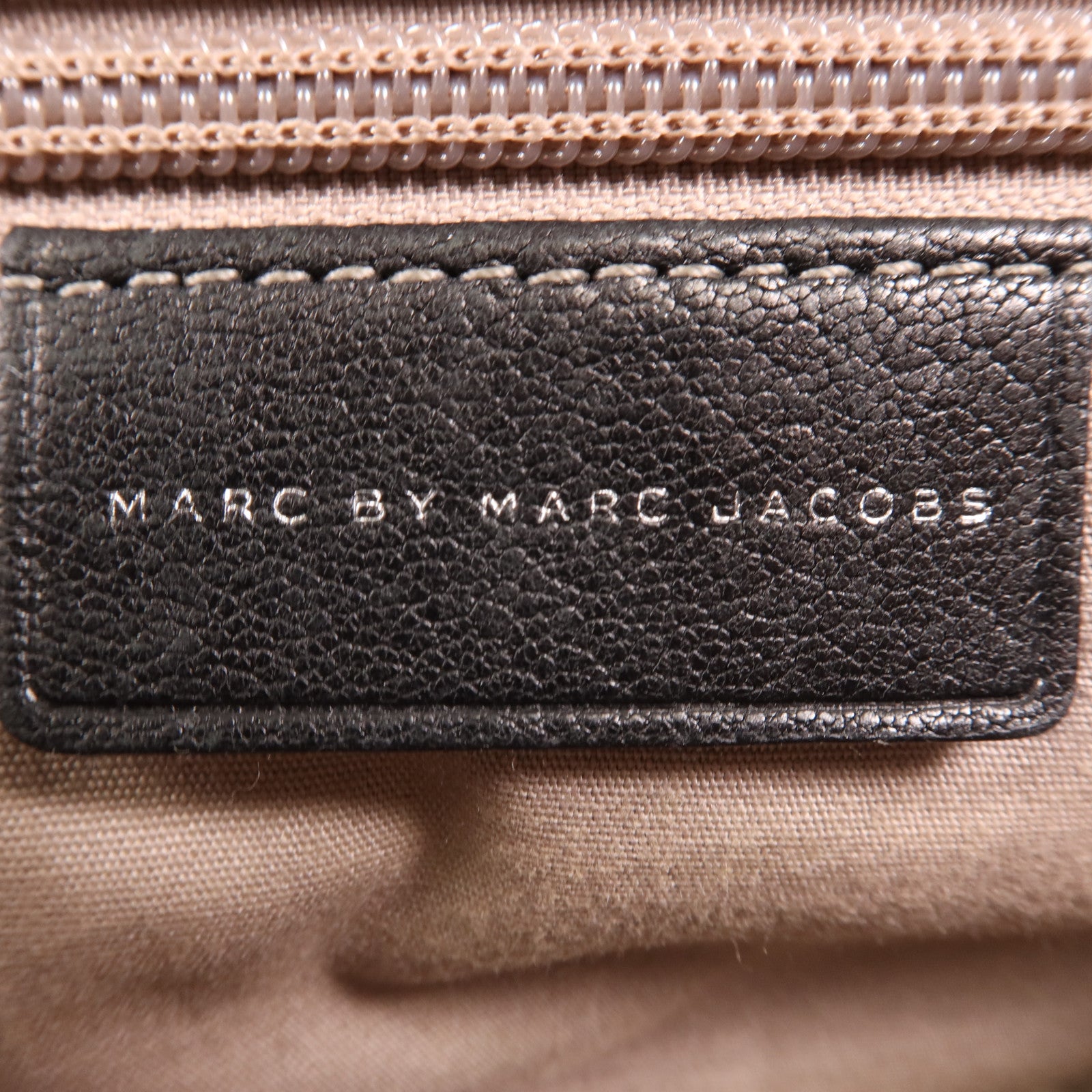 MARC BY MARC JACOBS 羊皮皮革Shoulder Bag銀扣肩背袋