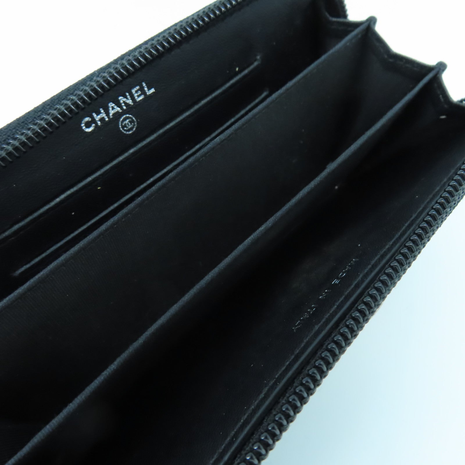 CHANEL 【激減優惠】菱格牛皮皮革Boy Round Wallet銀扣錢包黑色