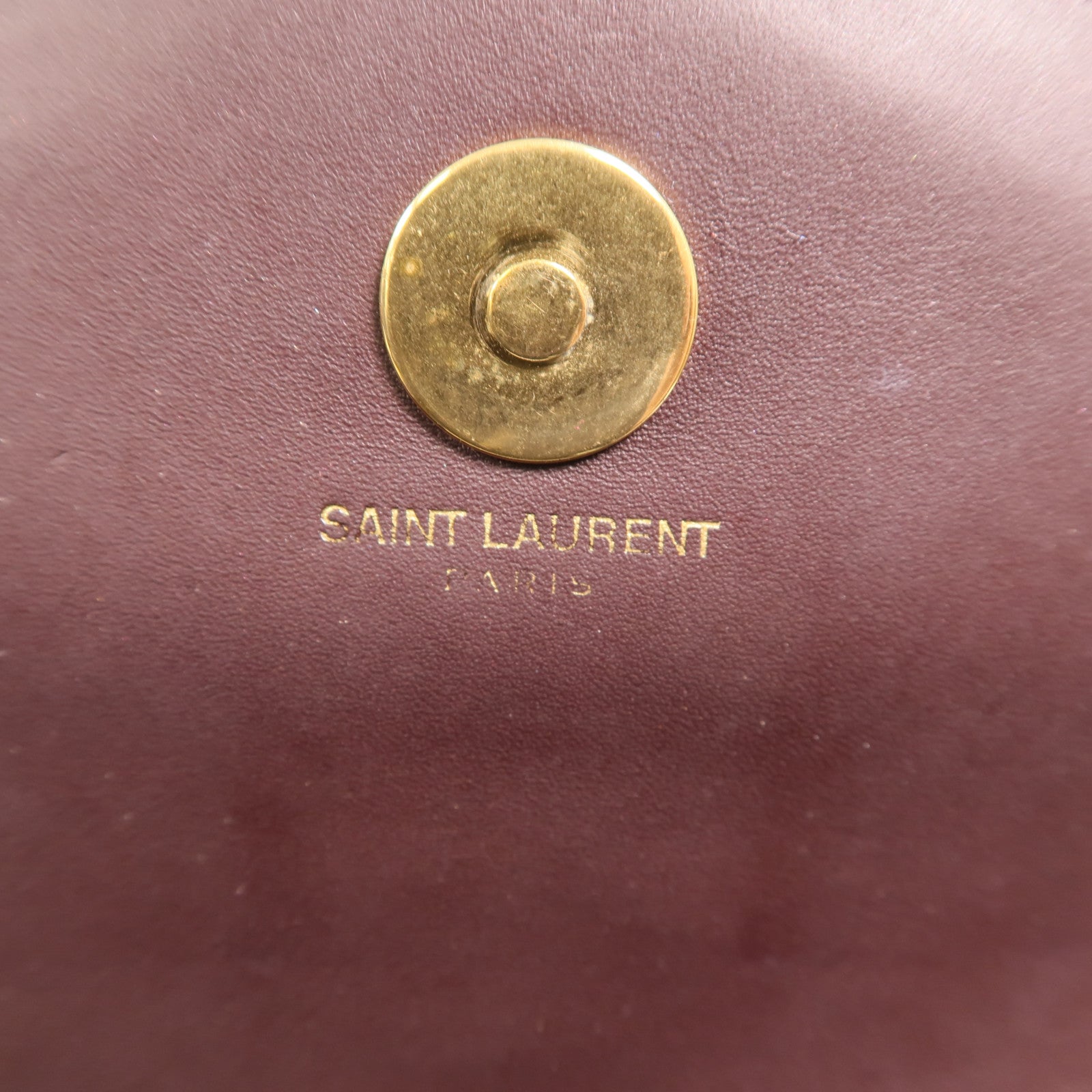YVES SAINT LAURENT 牛皮皮革Clutch金扣手拿包