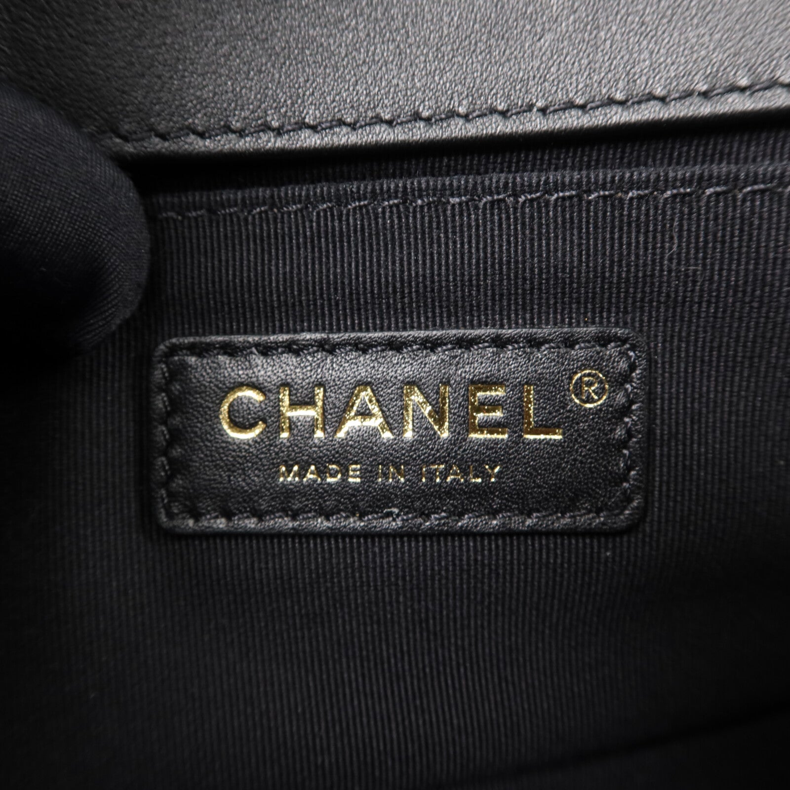 CHANEL 牛皮皮革Boy 20鏈帶肩背袋