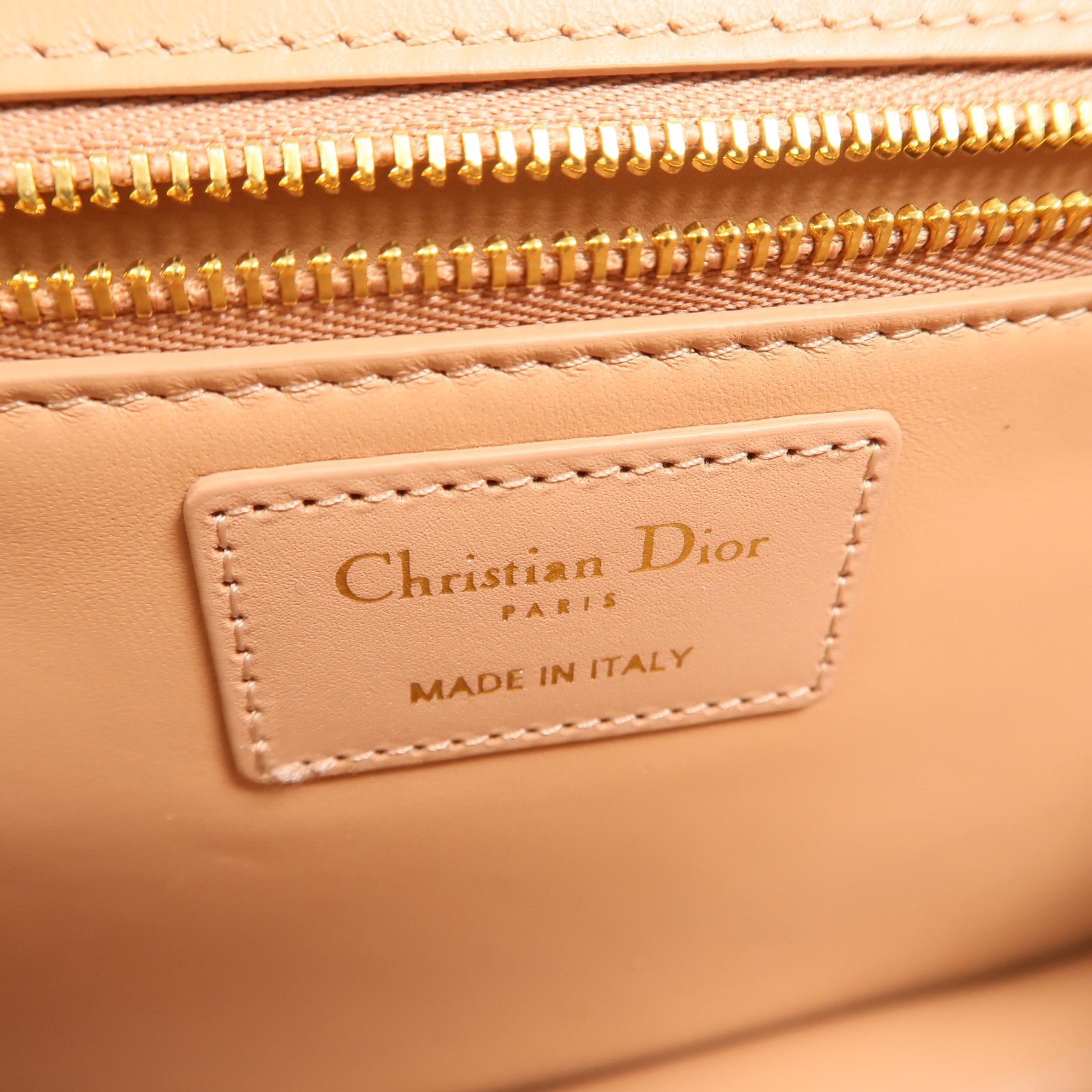Dior 牛皮皮革Montaigne 30肩背袋