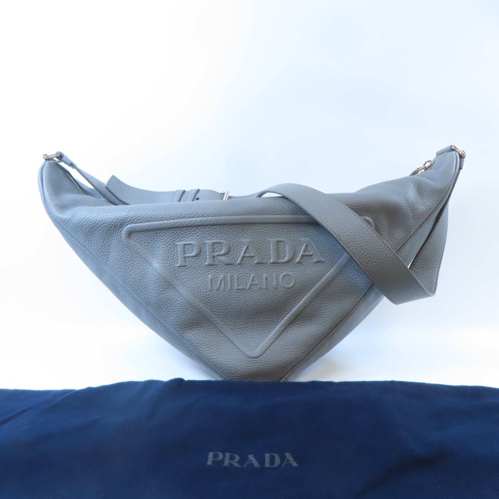 PRADA 牛皮皮革Shoulder Bag銀扣肩背袋灰色