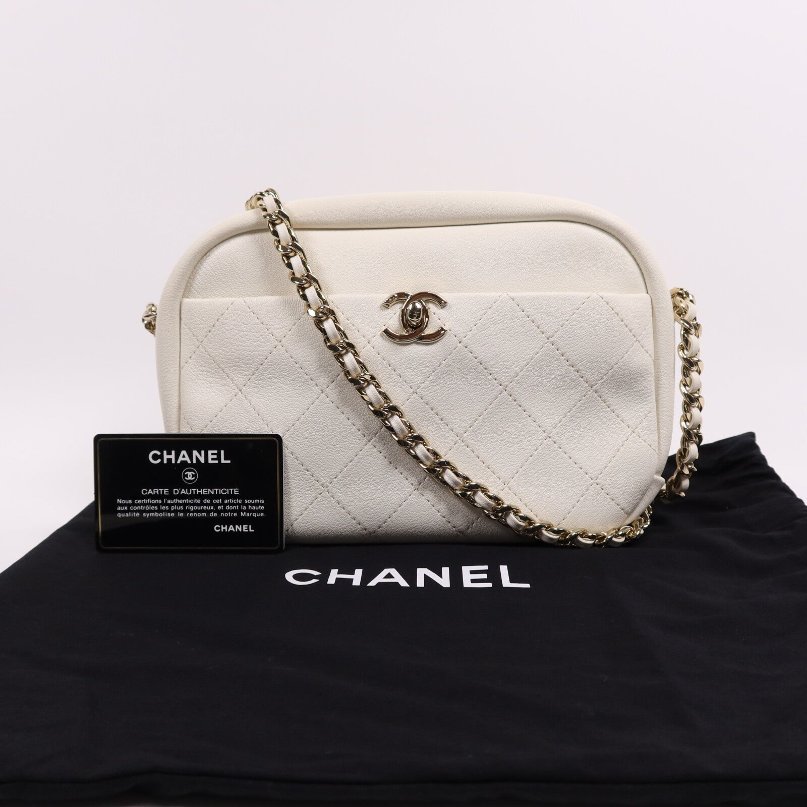 CHANEL 牛皮皮革Camera Shoulder Bag金扣鏈帶肩背袋