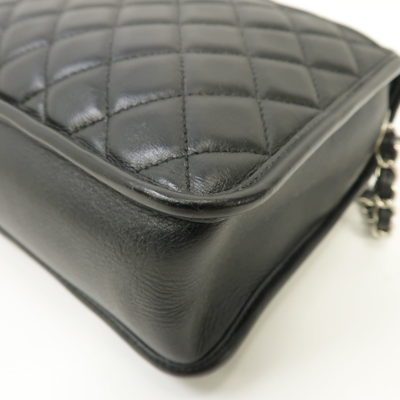 CHANEL 菱格牛皮皮革Working Vibe Camera Case銀扣鏈帶肩背袋黑色