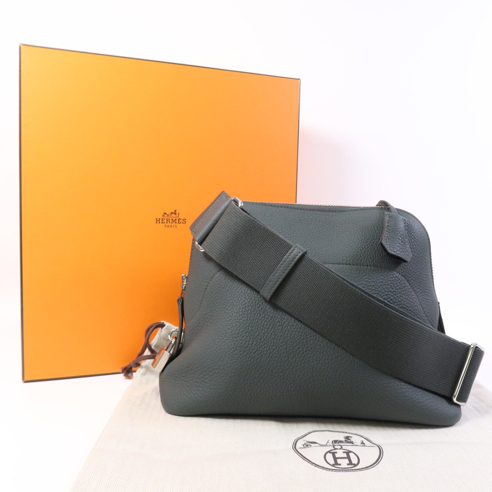 HERMES Togo皮革Bolide Messenger銀扣肩背袋Vert Mangrove