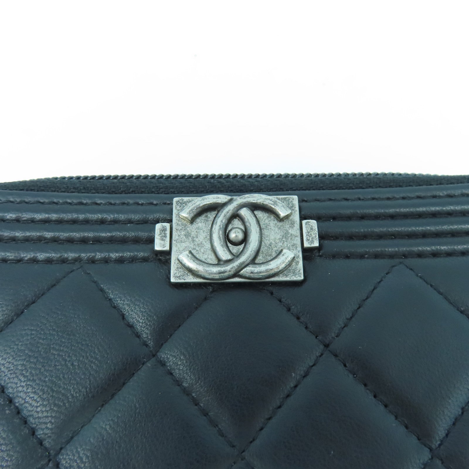 CHANEL 【激減優惠】菱格牛皮皮革Boy Round Wallet銀扣錢包黑色
